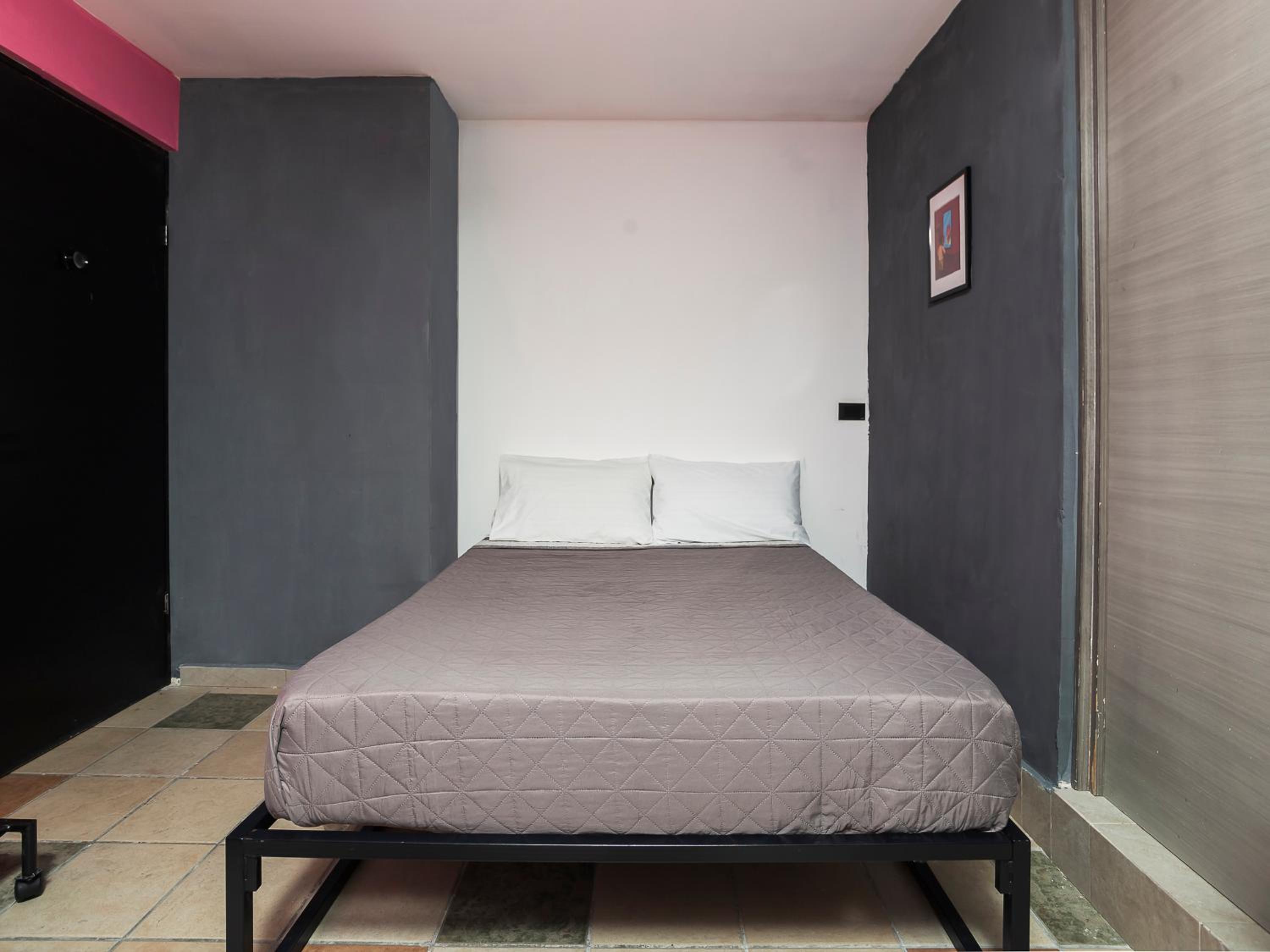 Twin Room - Photo 4