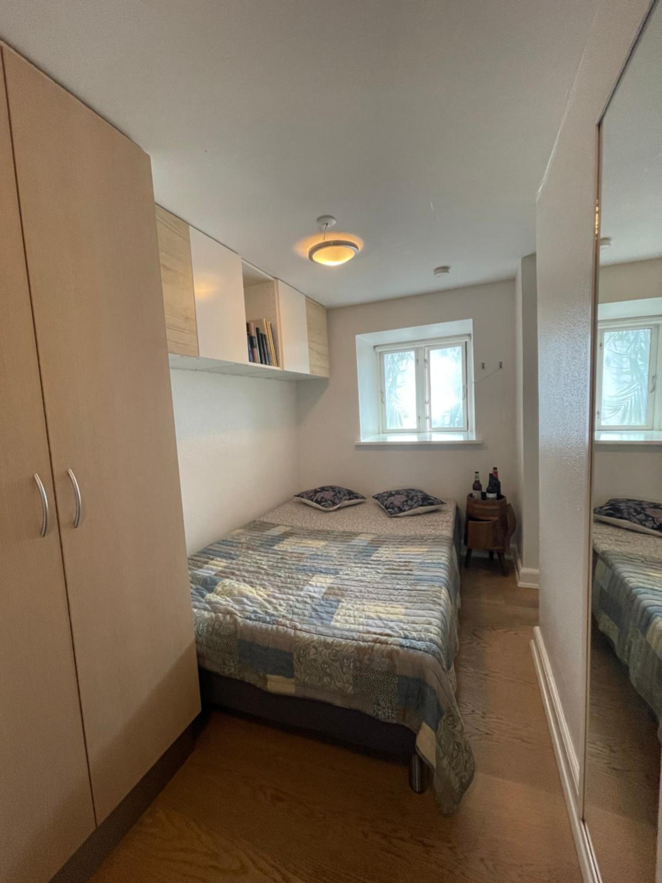 One-Bedroom Apartment photo 1