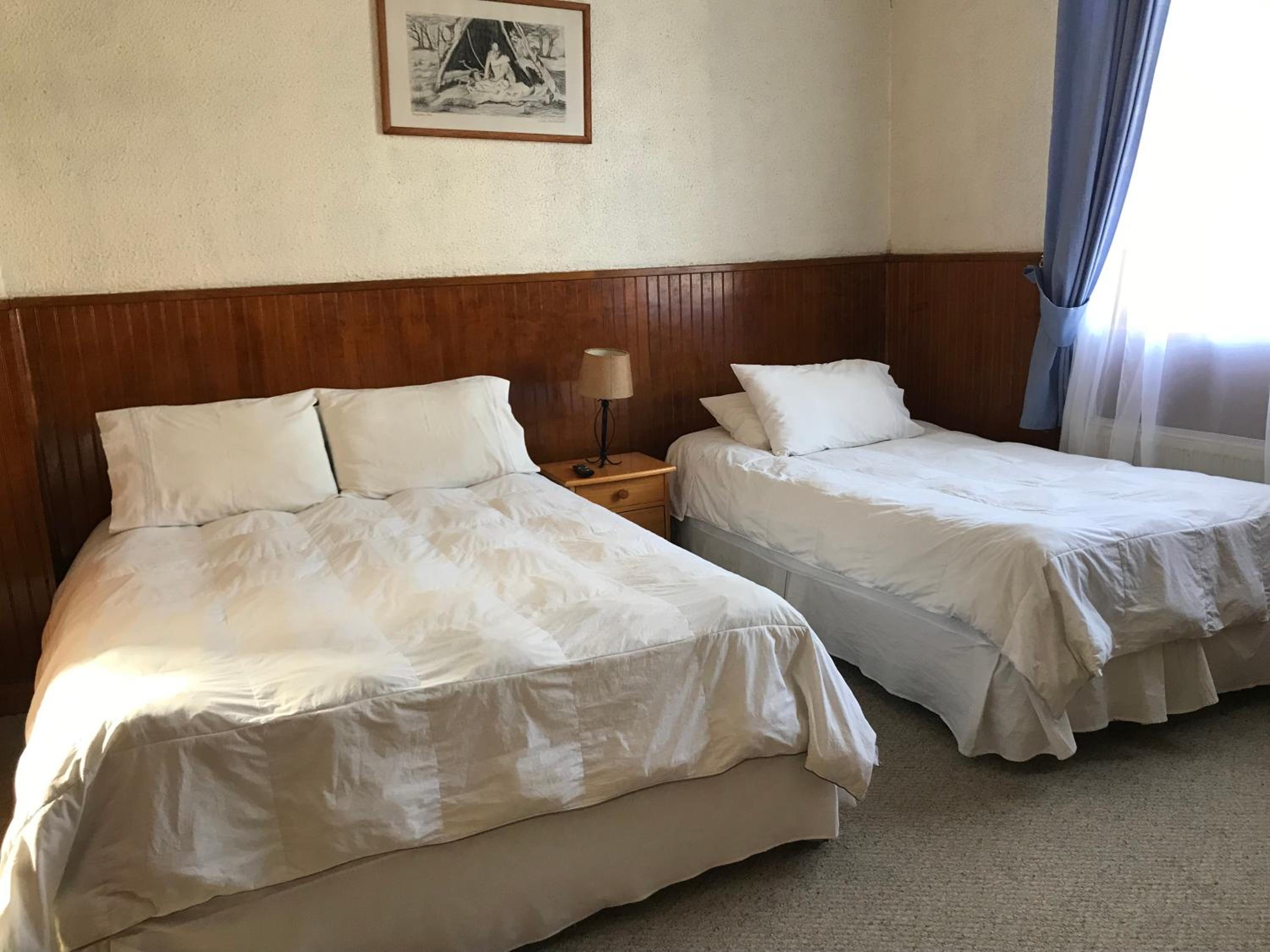 Quadruple Room with Private Bathroom photo 2