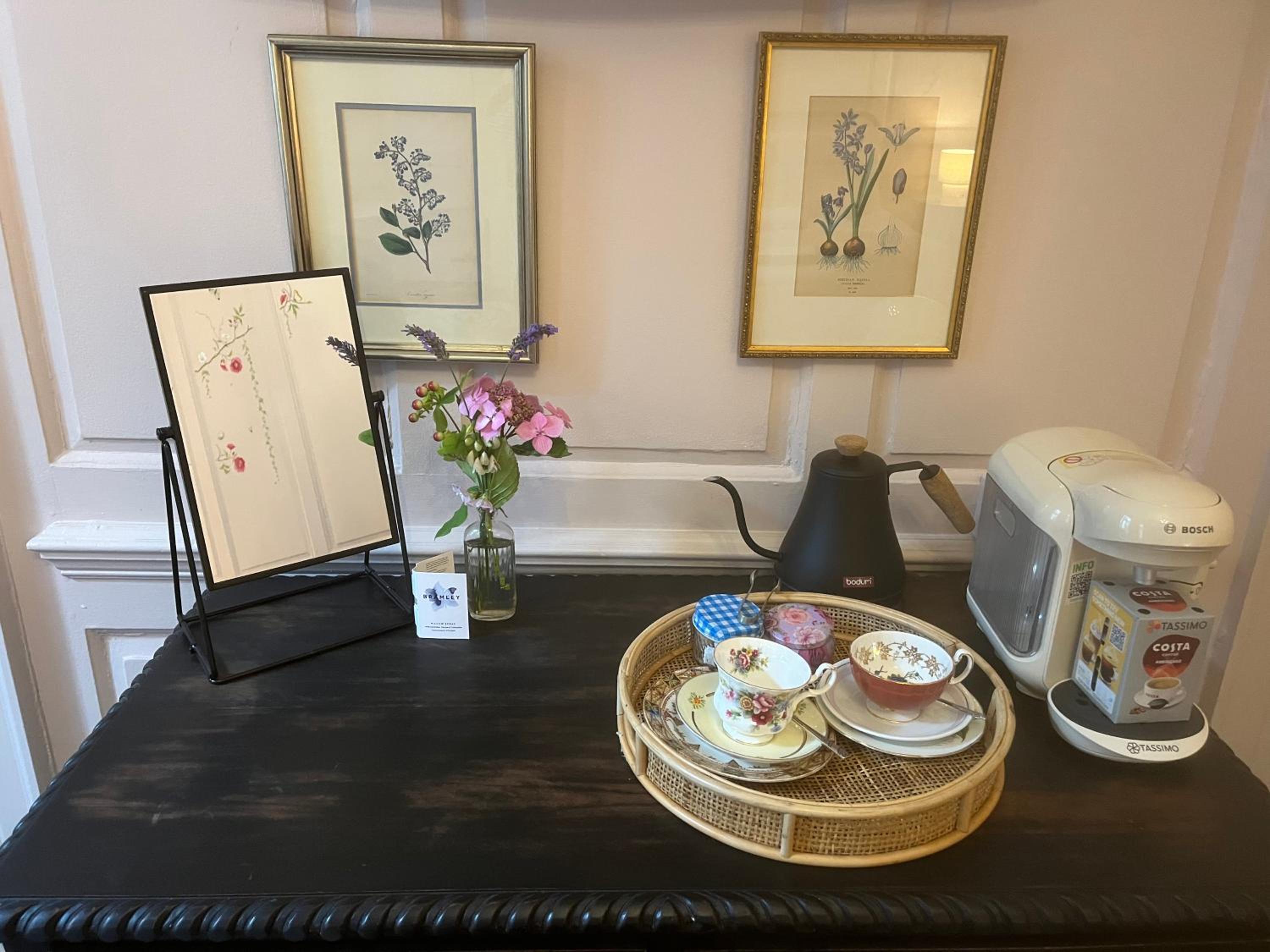 Deluxe King Room - Photo 2