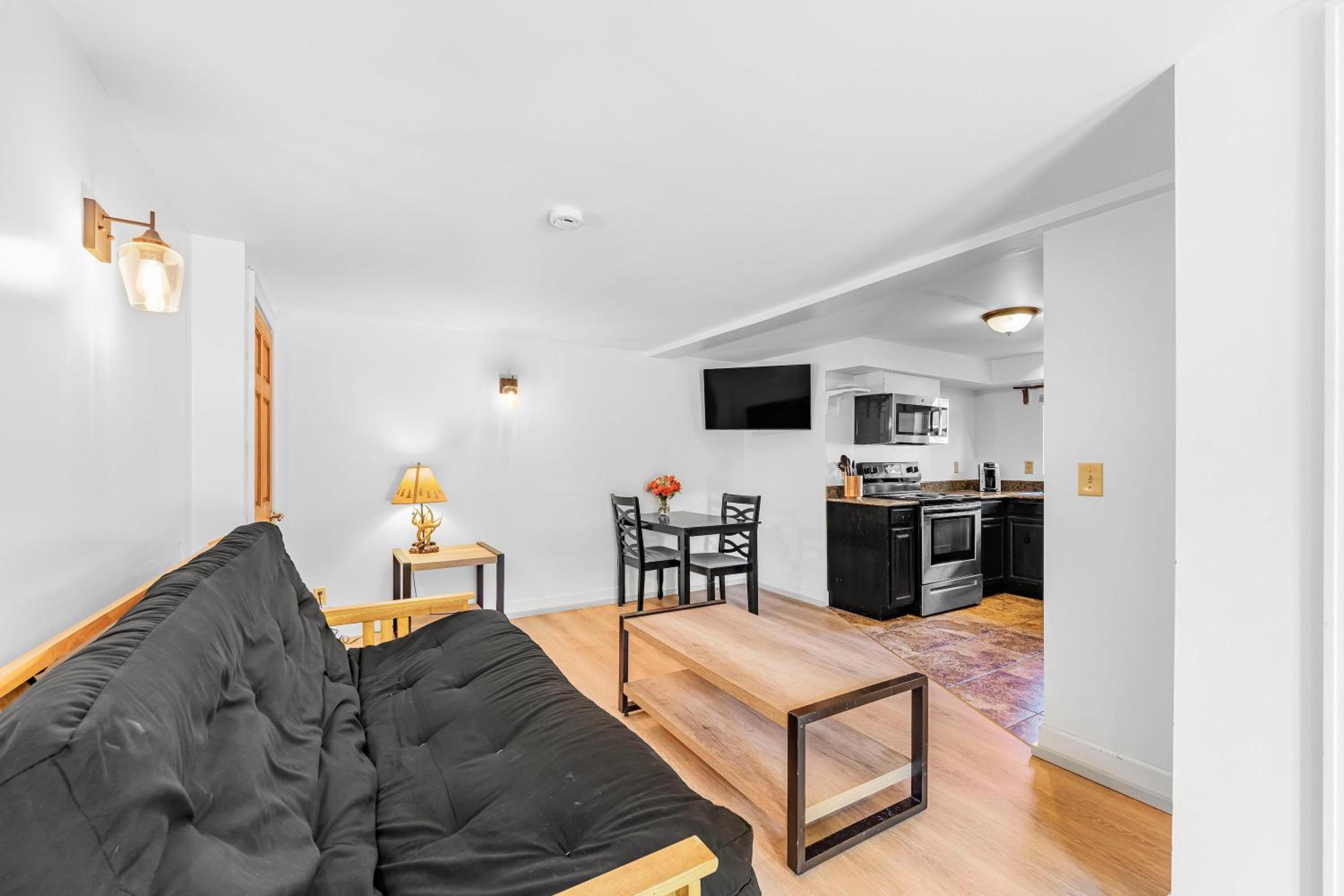 Two-Bedroom Suite - Photo 5
