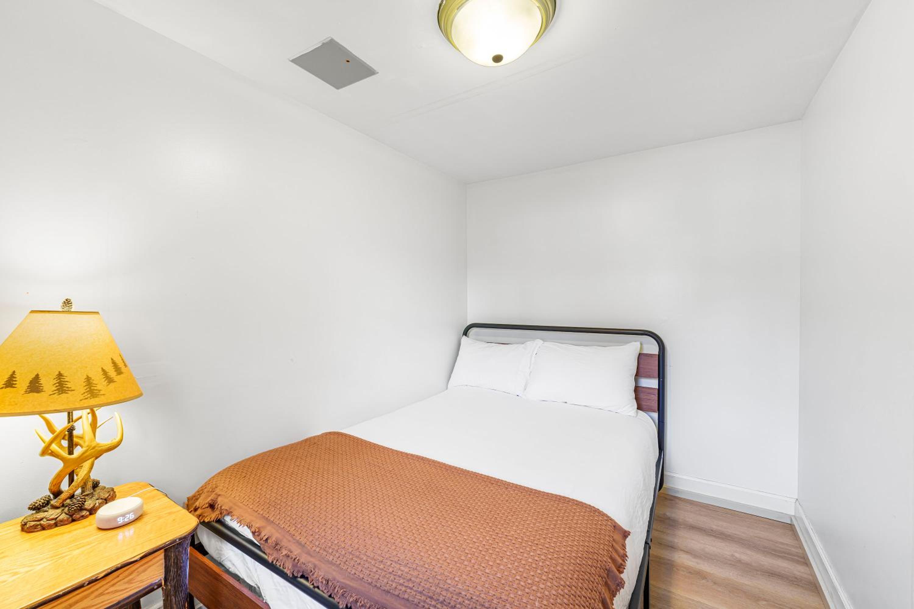 Two-Bedroom Suite - Photo 7