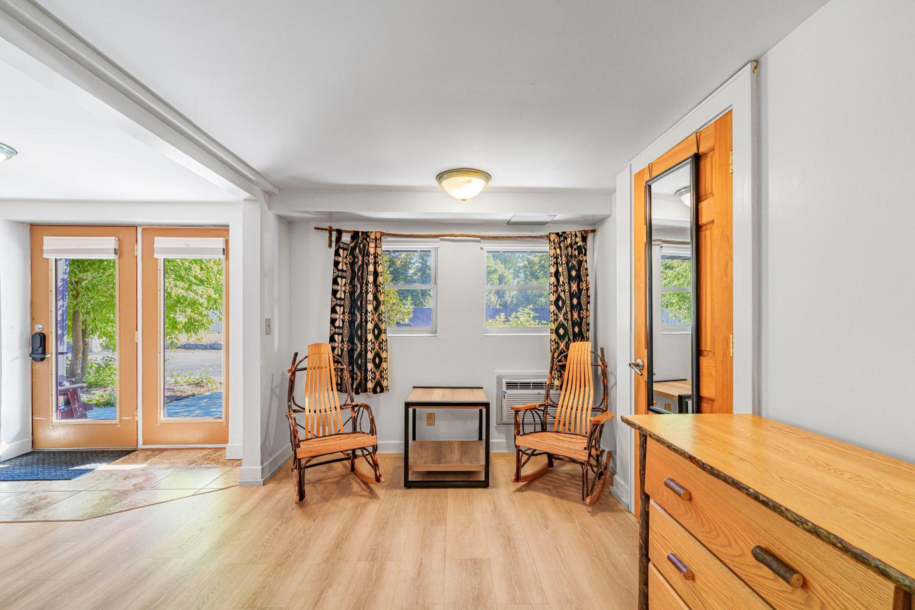 Two-Bedroom Suite - Photo 3
