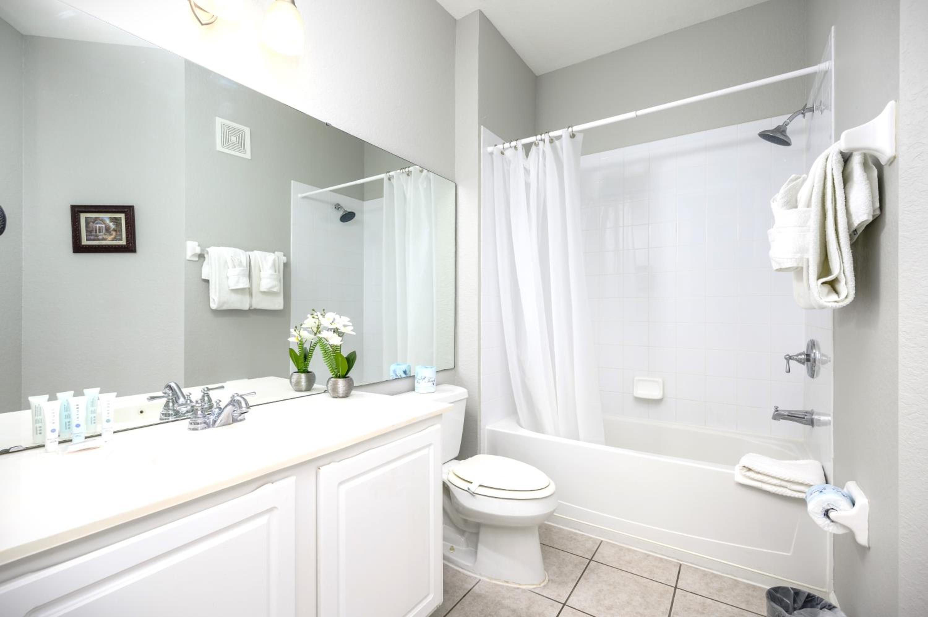 Premium Three-Bedroom Apartment thumbnail 6