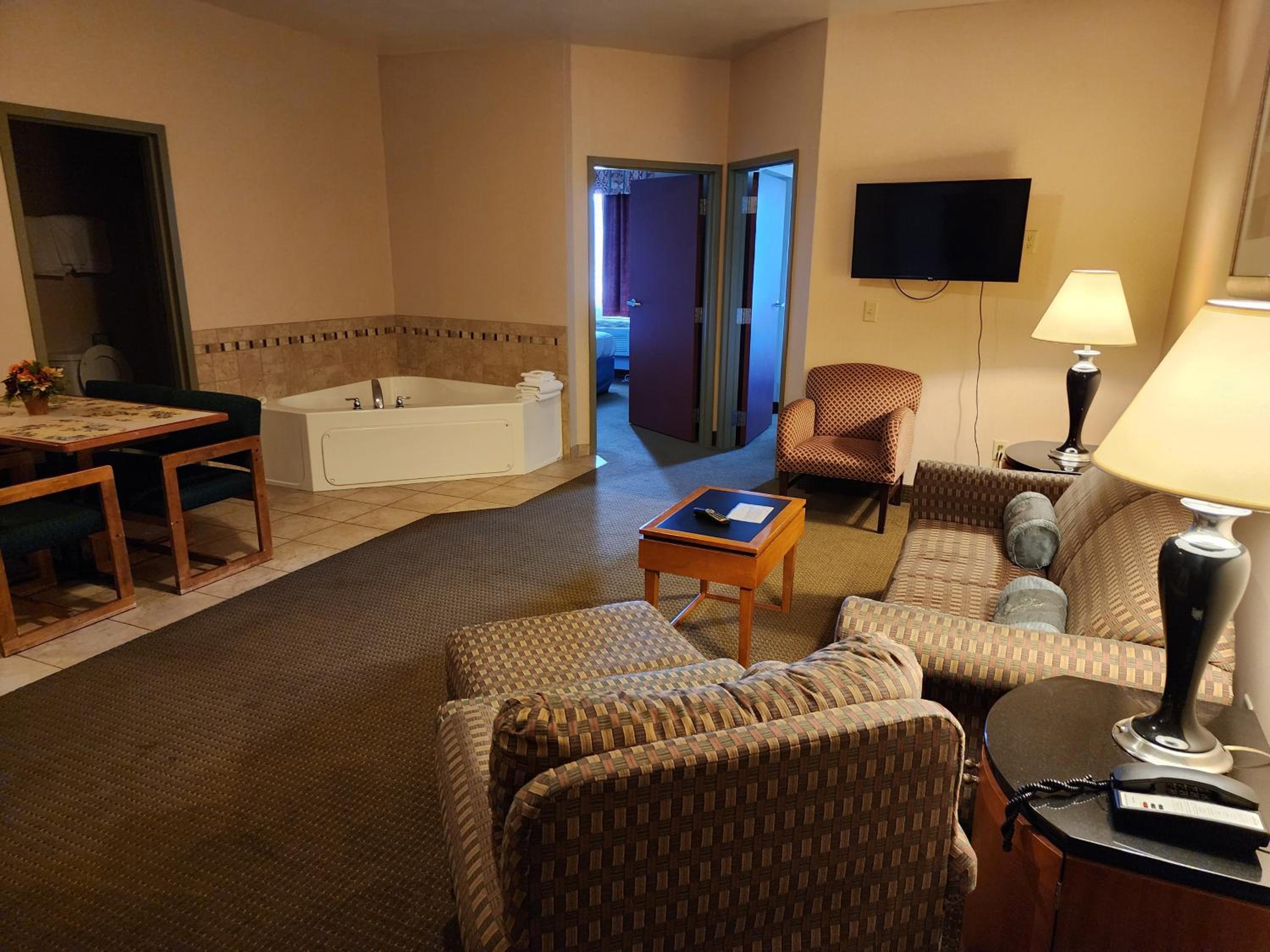 Two-Bedroom Suite with One King Bed and One Queen Bed - Non-Smoking