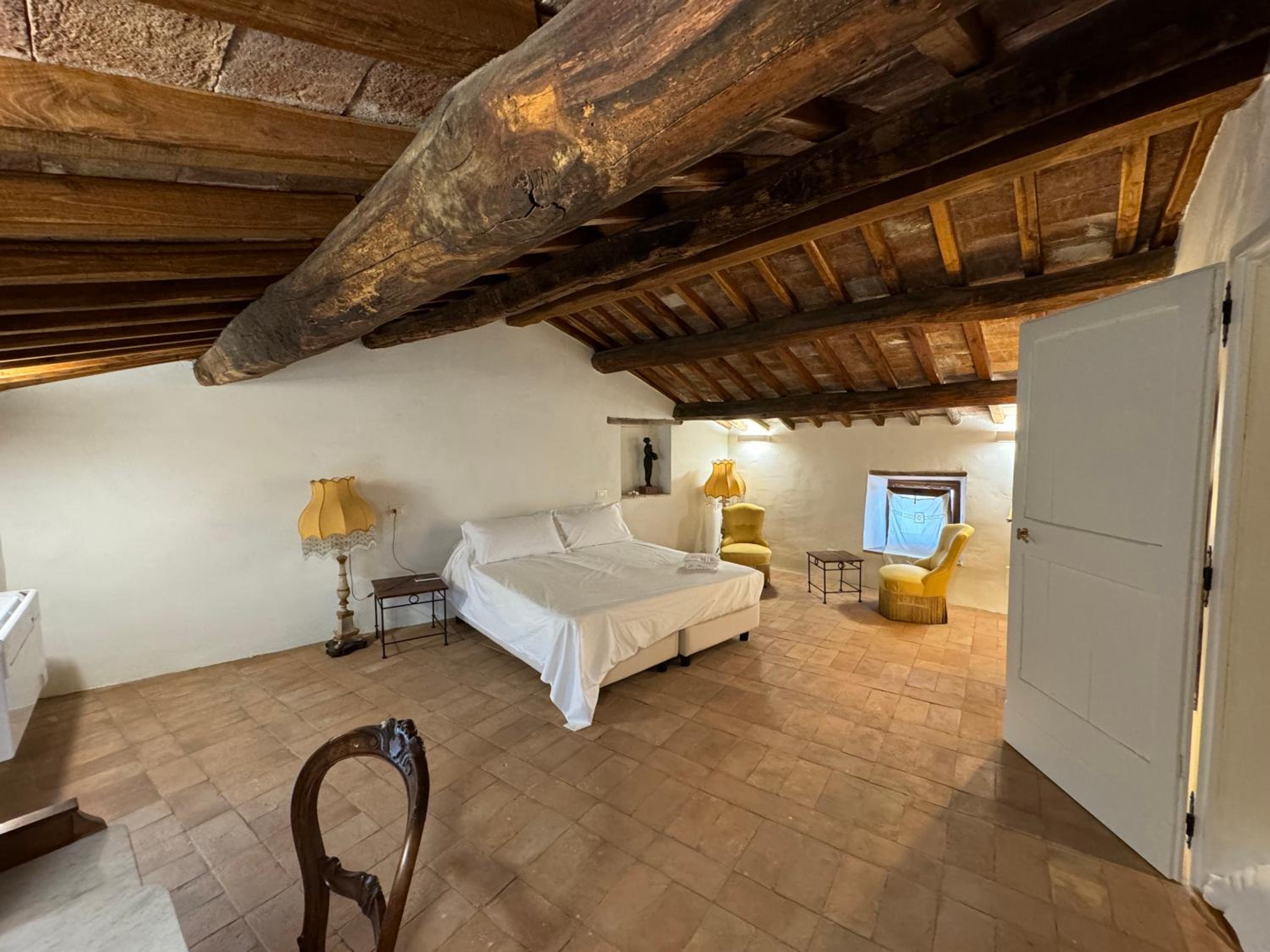 Two-Bedroom Apartment with Garden View - Photo 5