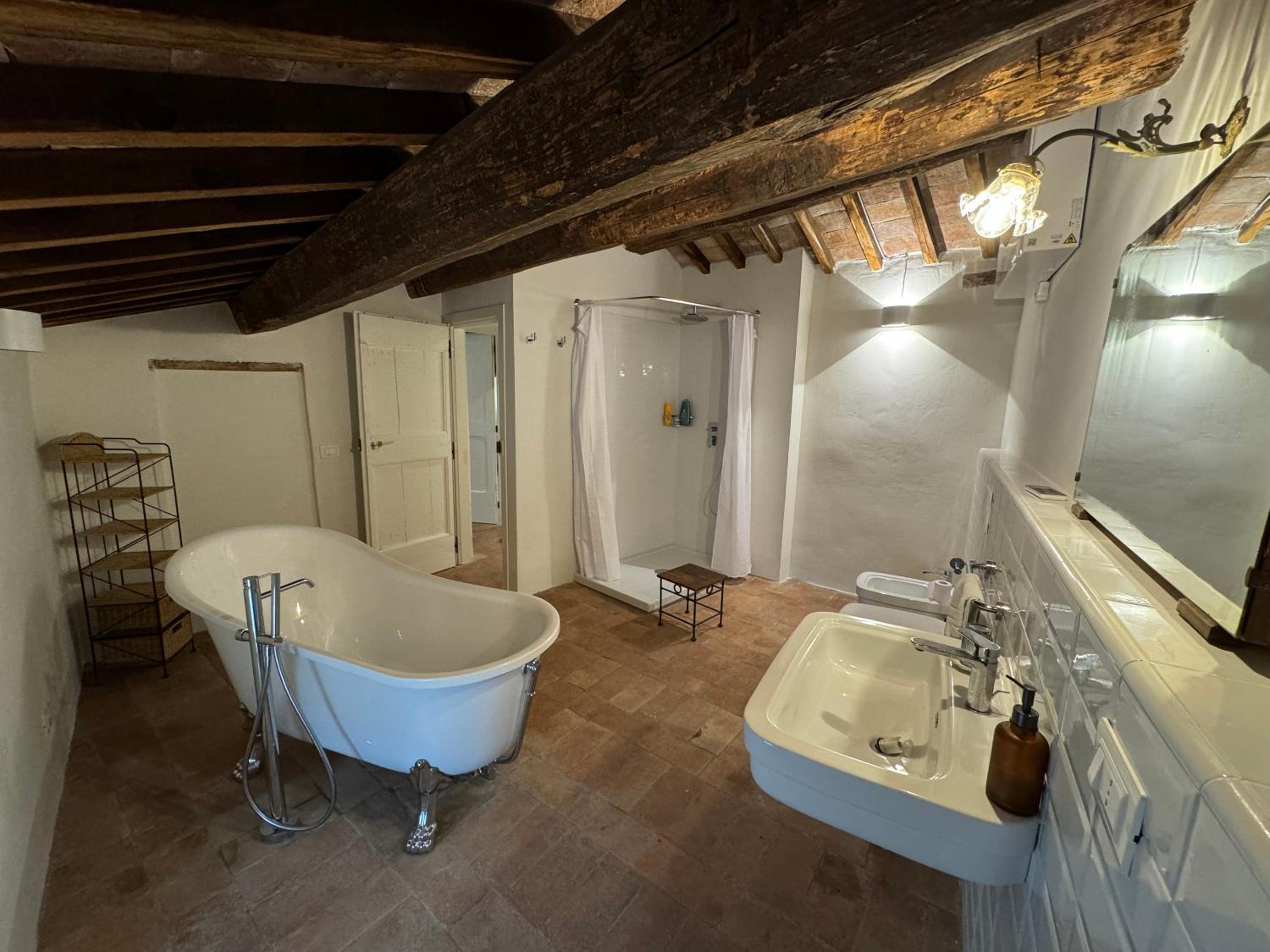 Two-Bedroom Apartment with Garden View - Photo 4