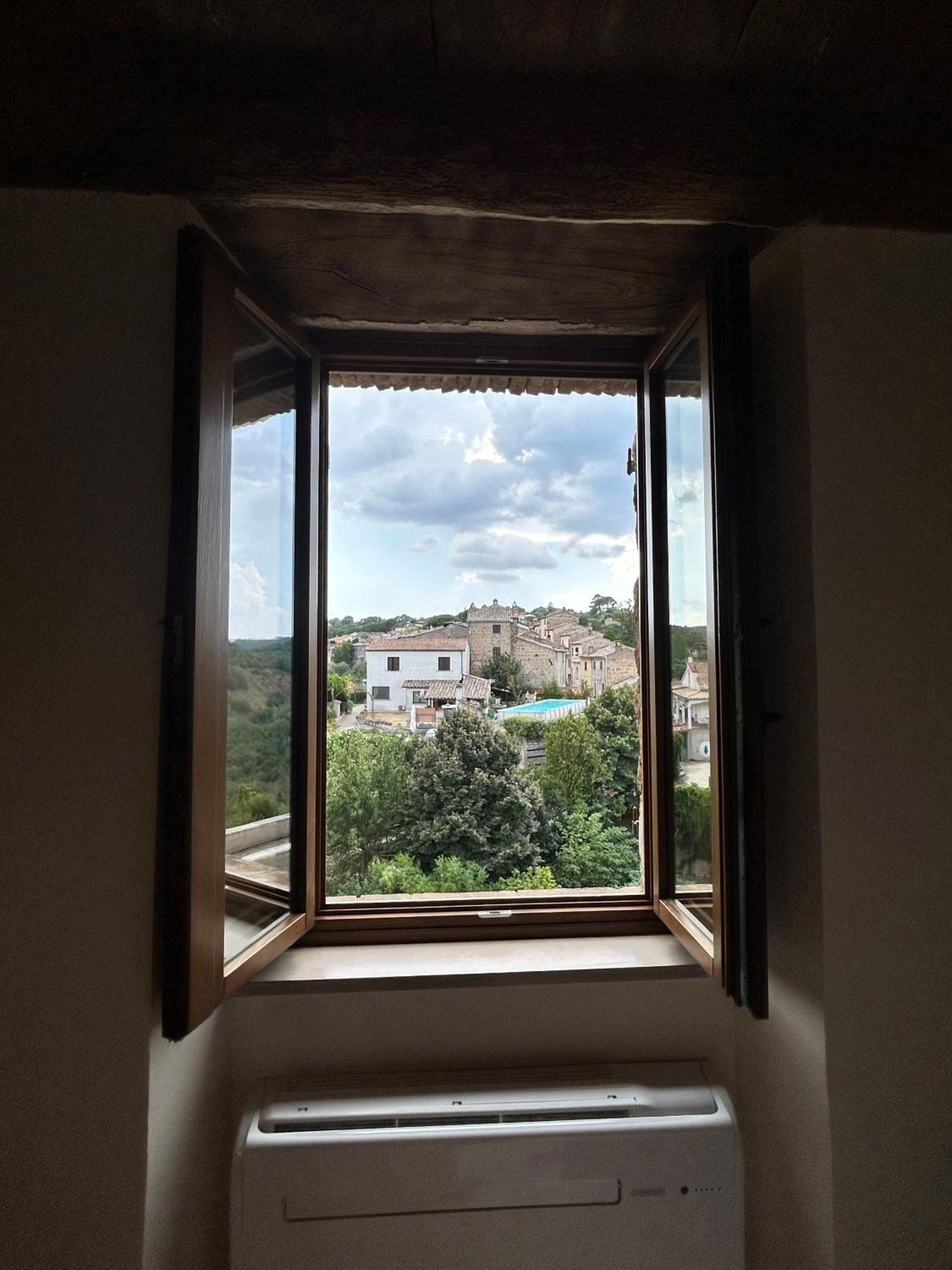 Two-Bedroom Apartment with Garden View - Photo 12