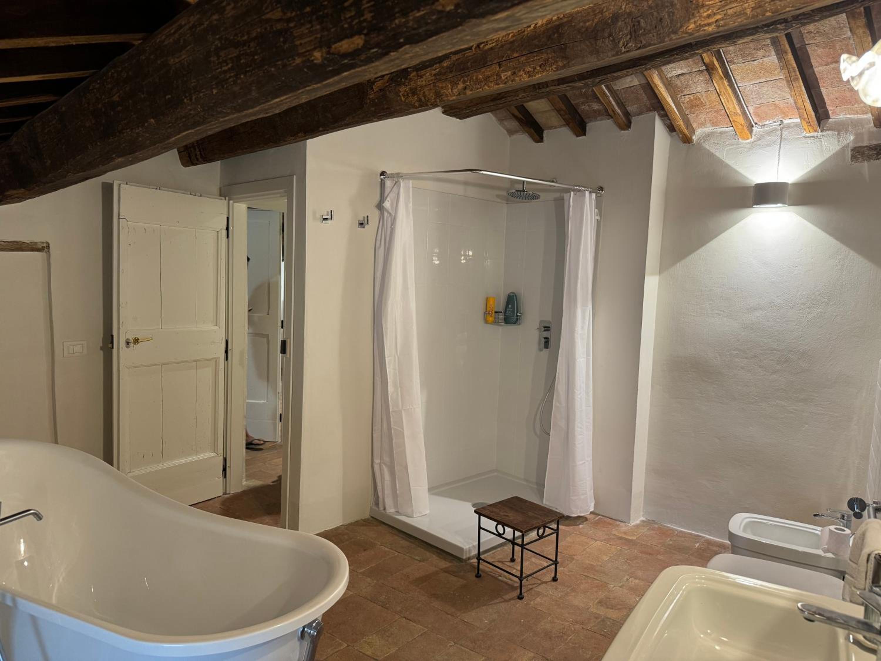 Two-Bedroom Apartment with Garden View - Photo 7