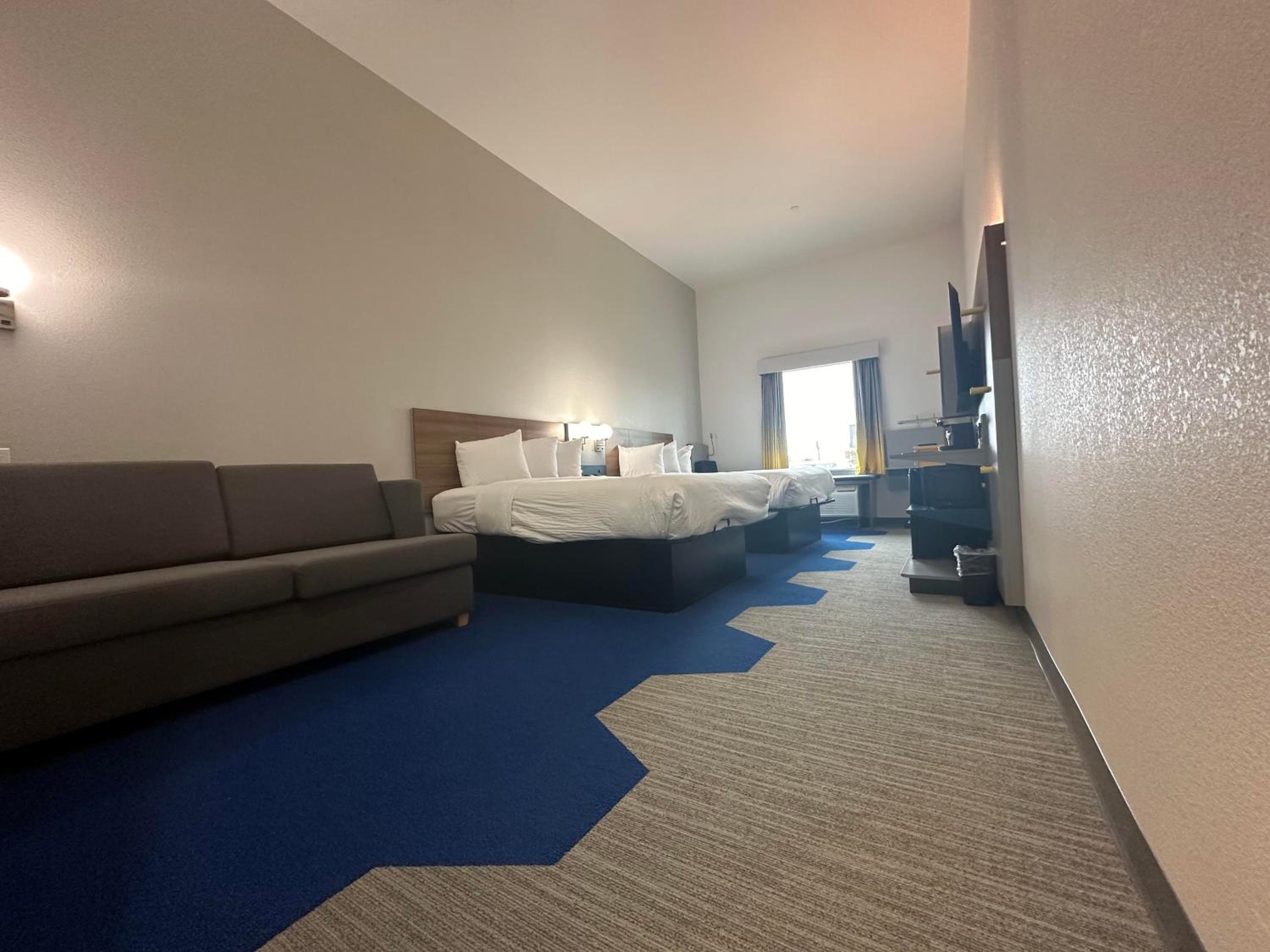 Studio Suite With Two Queen Beds - Non-Smoking - Photo 1