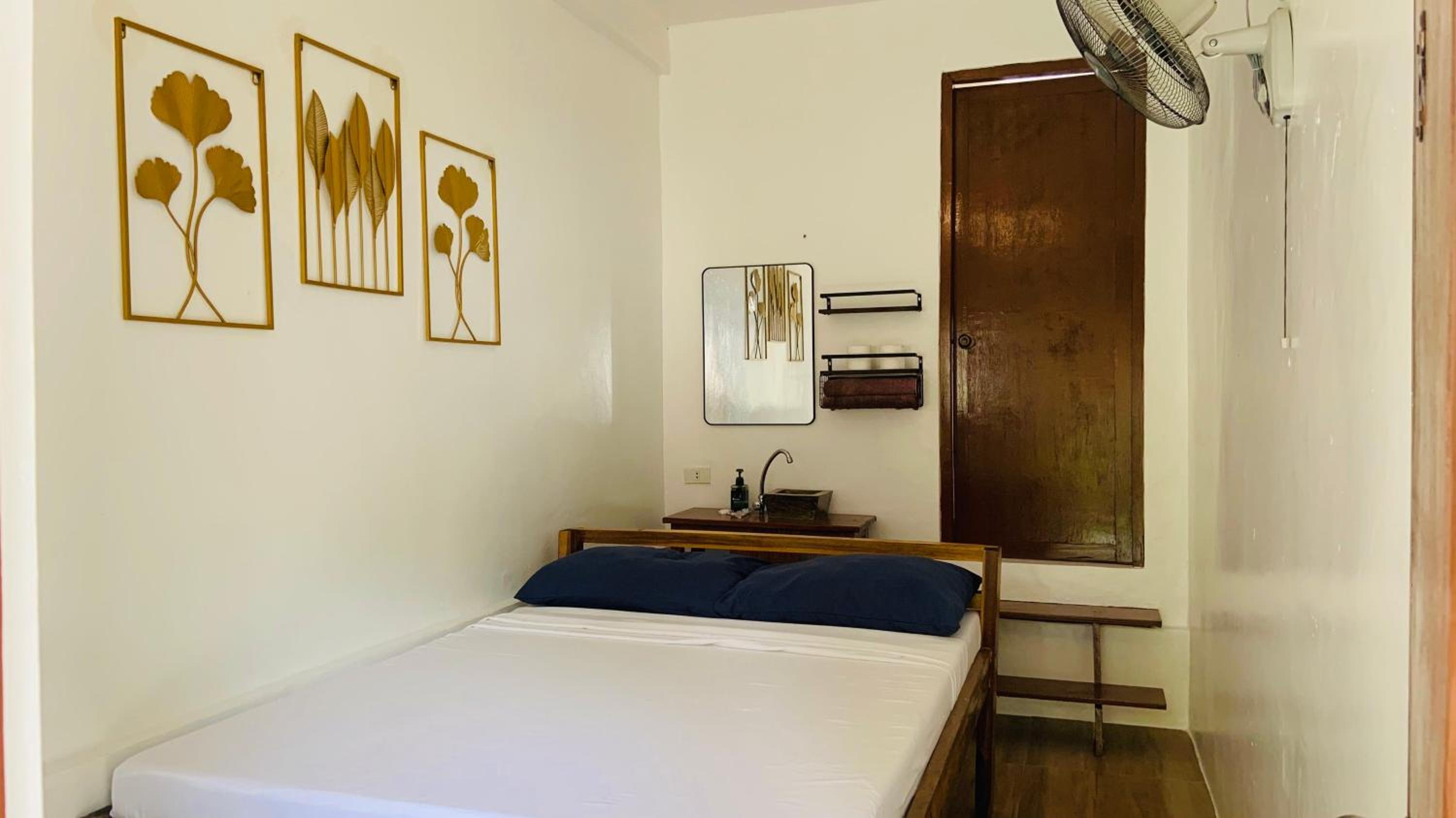 Standard Double Room with Fan photo 1