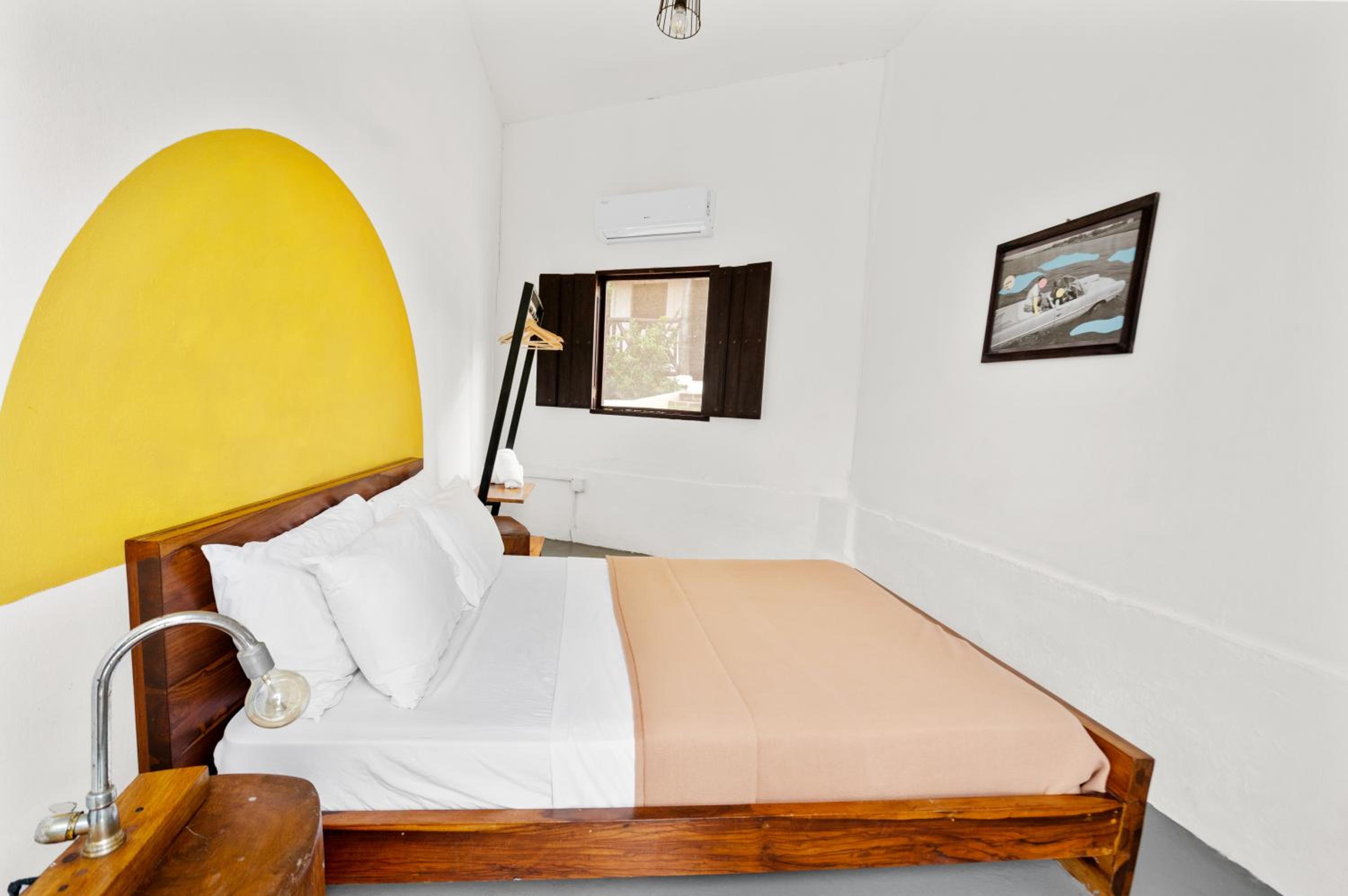Small Room photo 2
