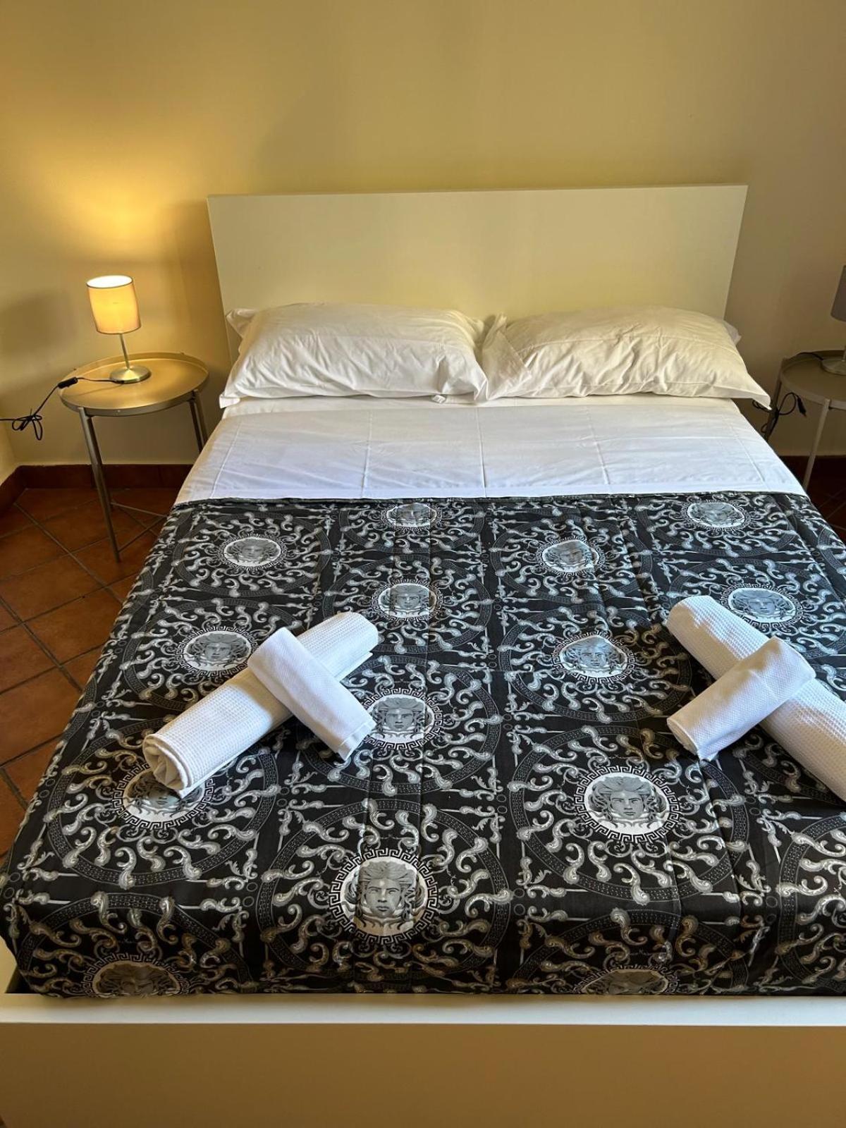 Standard Double Room with Shared Bathroom