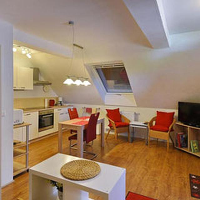 One-Bedroom Apartment photo 1