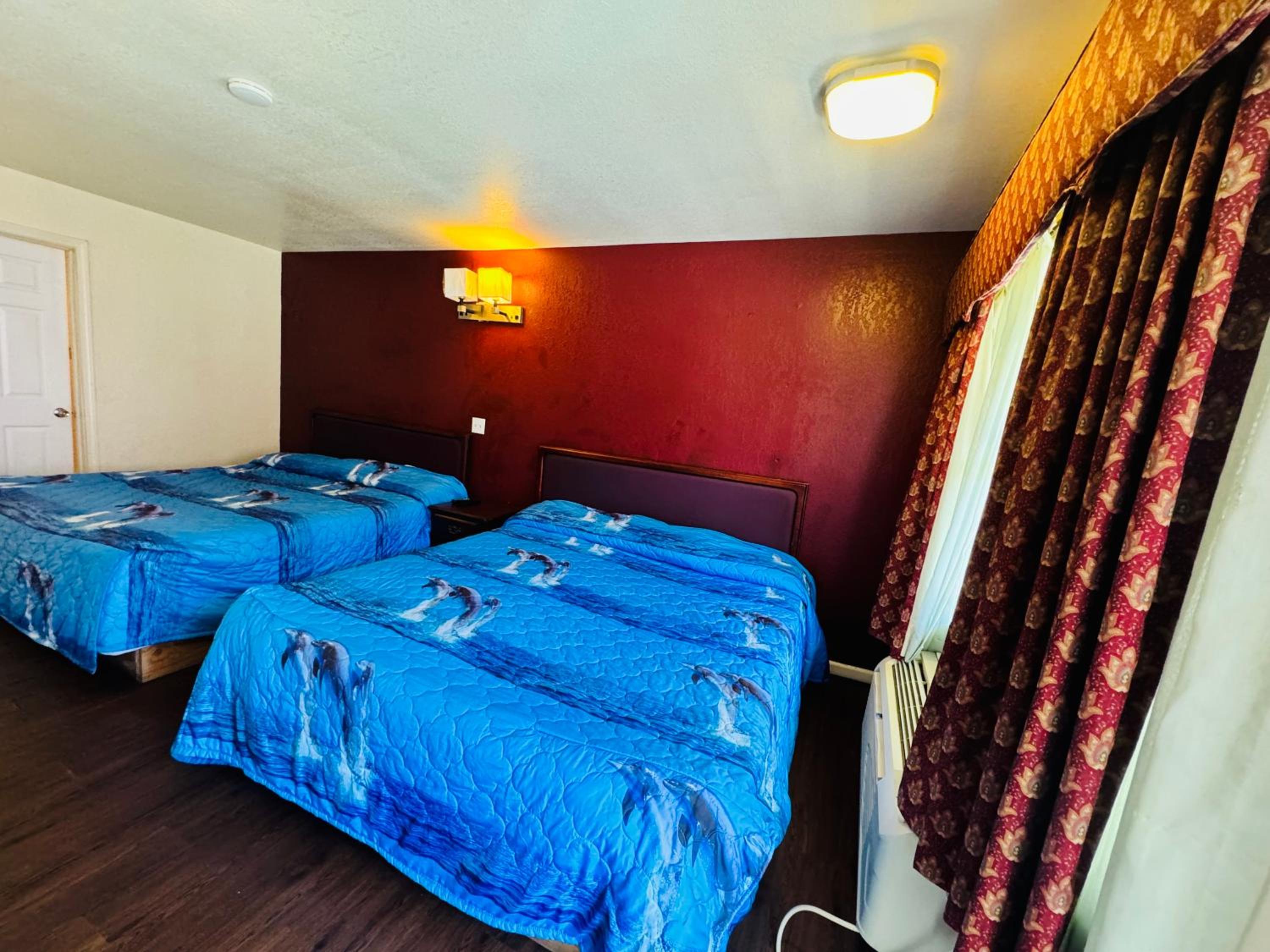 King Room with Pool View - Photo 8
