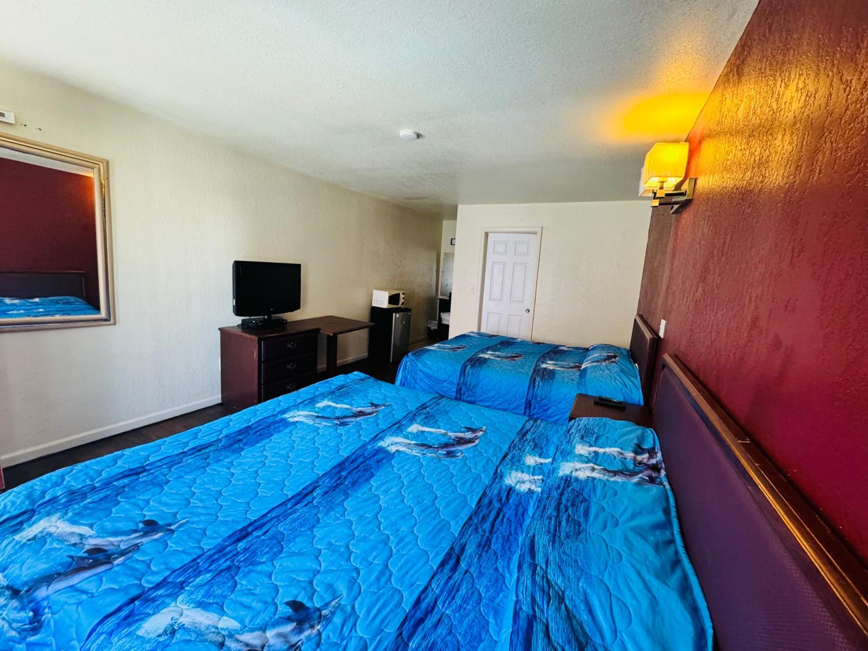 King Room with Pool View - Photo 1