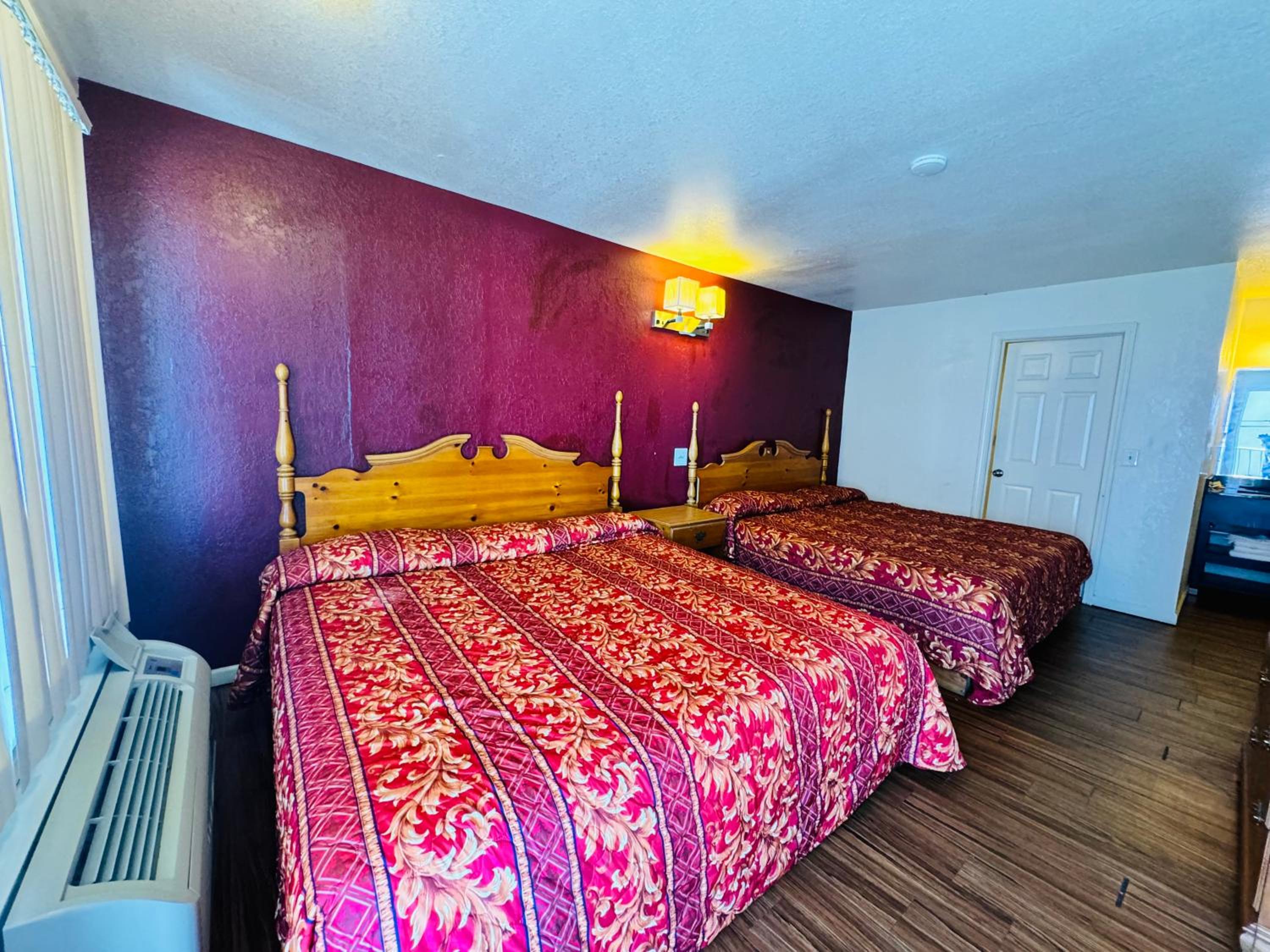 King Room with Pool View - Photo 12