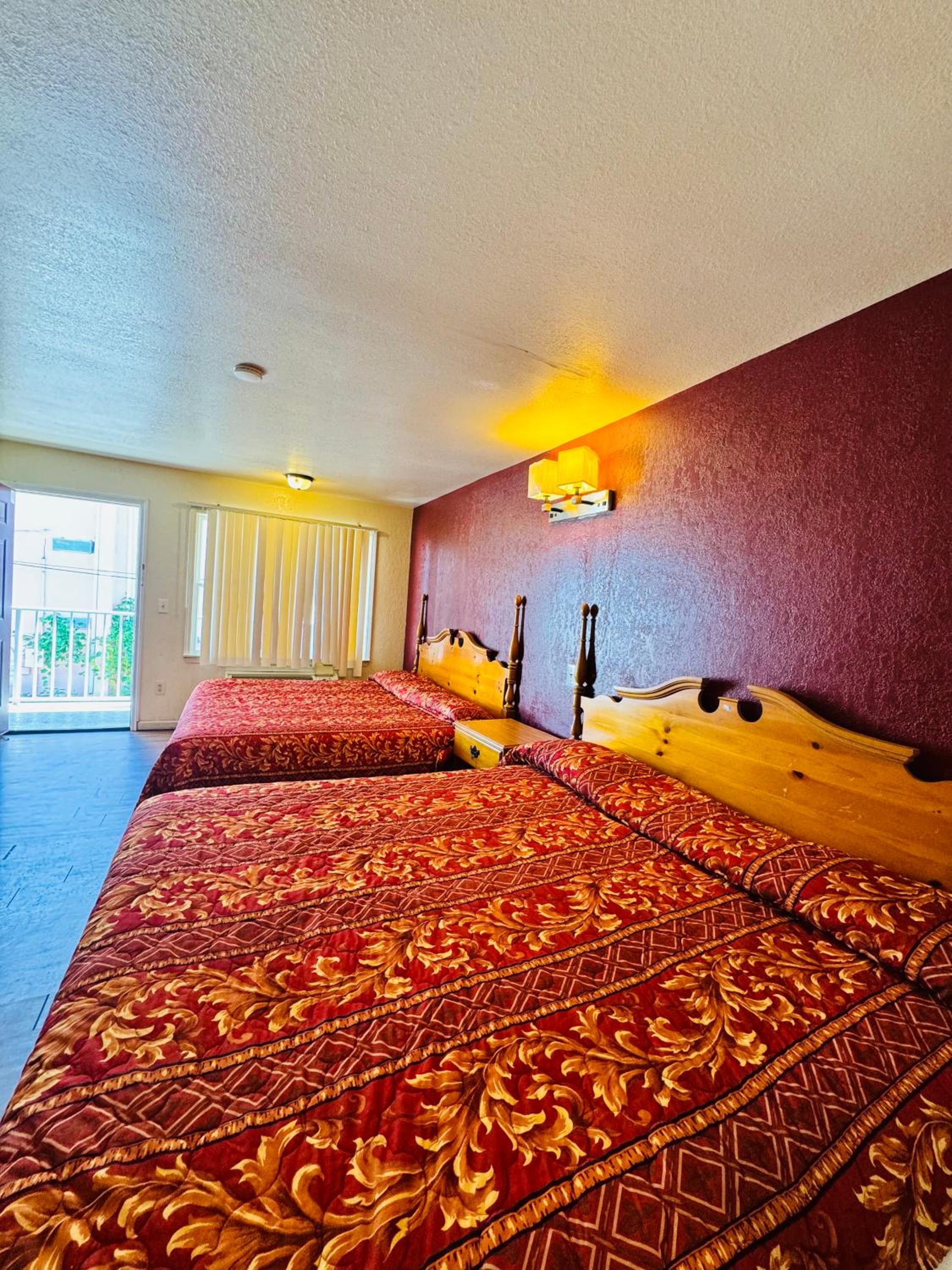 King Room with Pool View - Photo 3