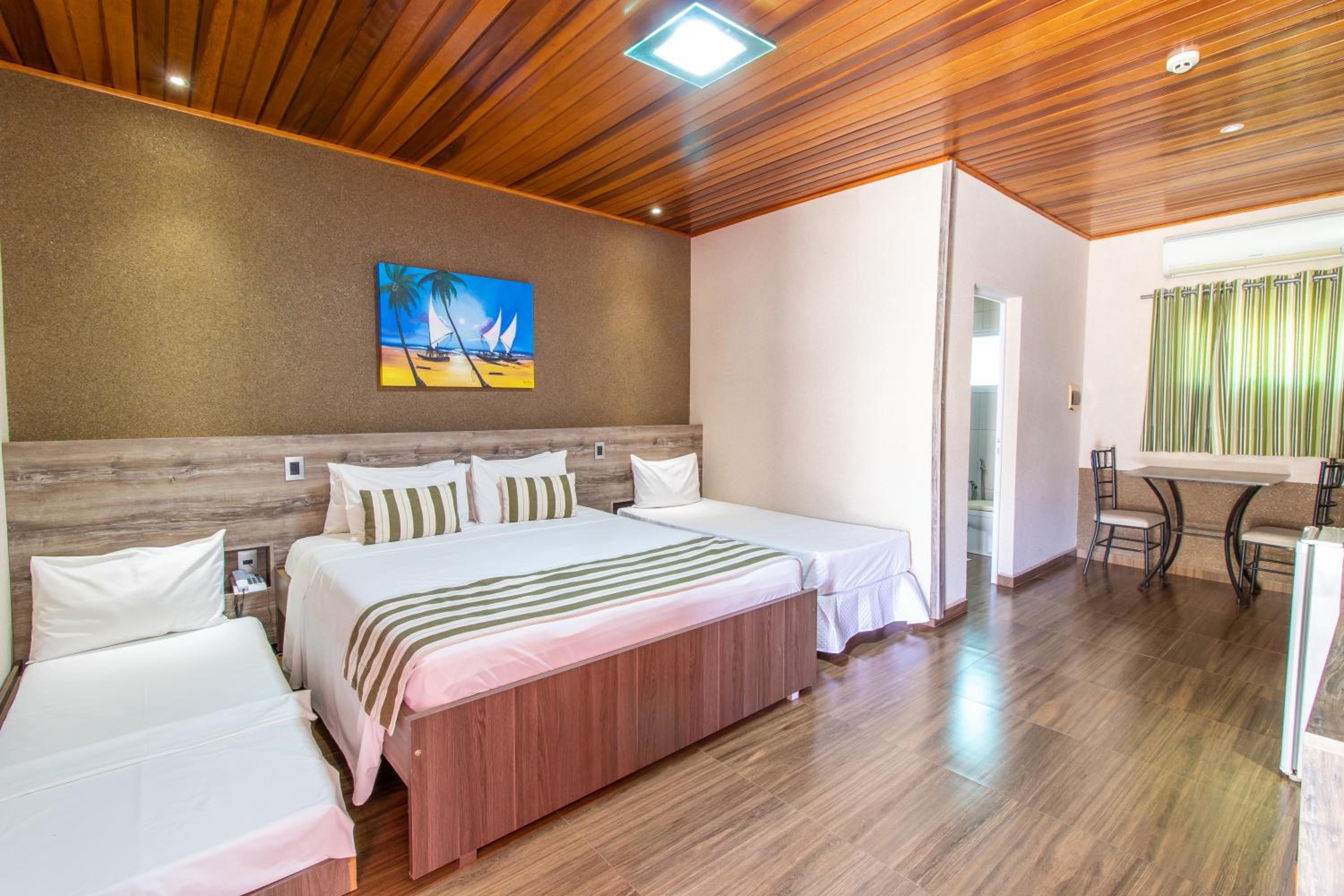 Deluxe Family Suite photo 1