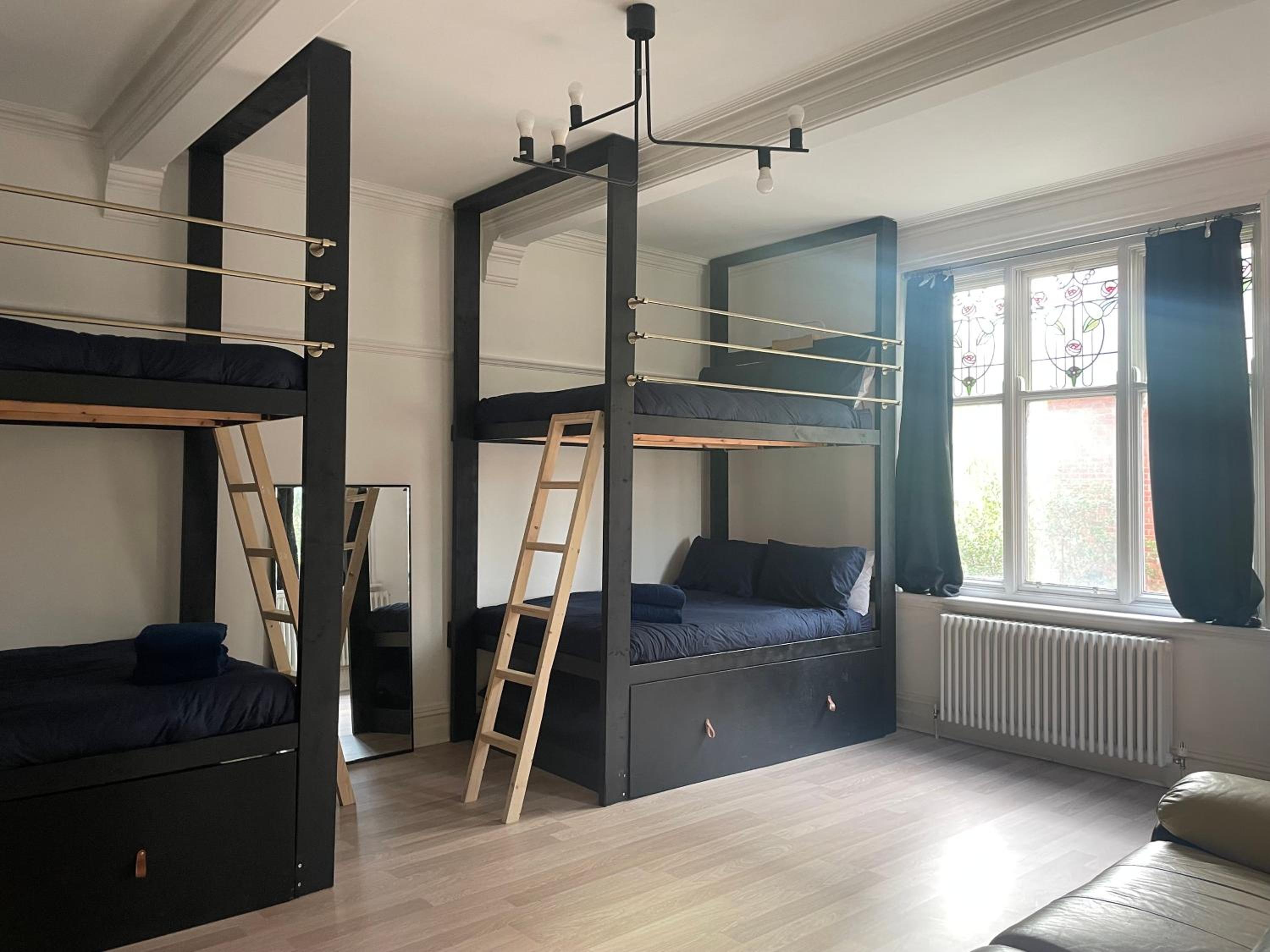 Mixed Dormitory Room