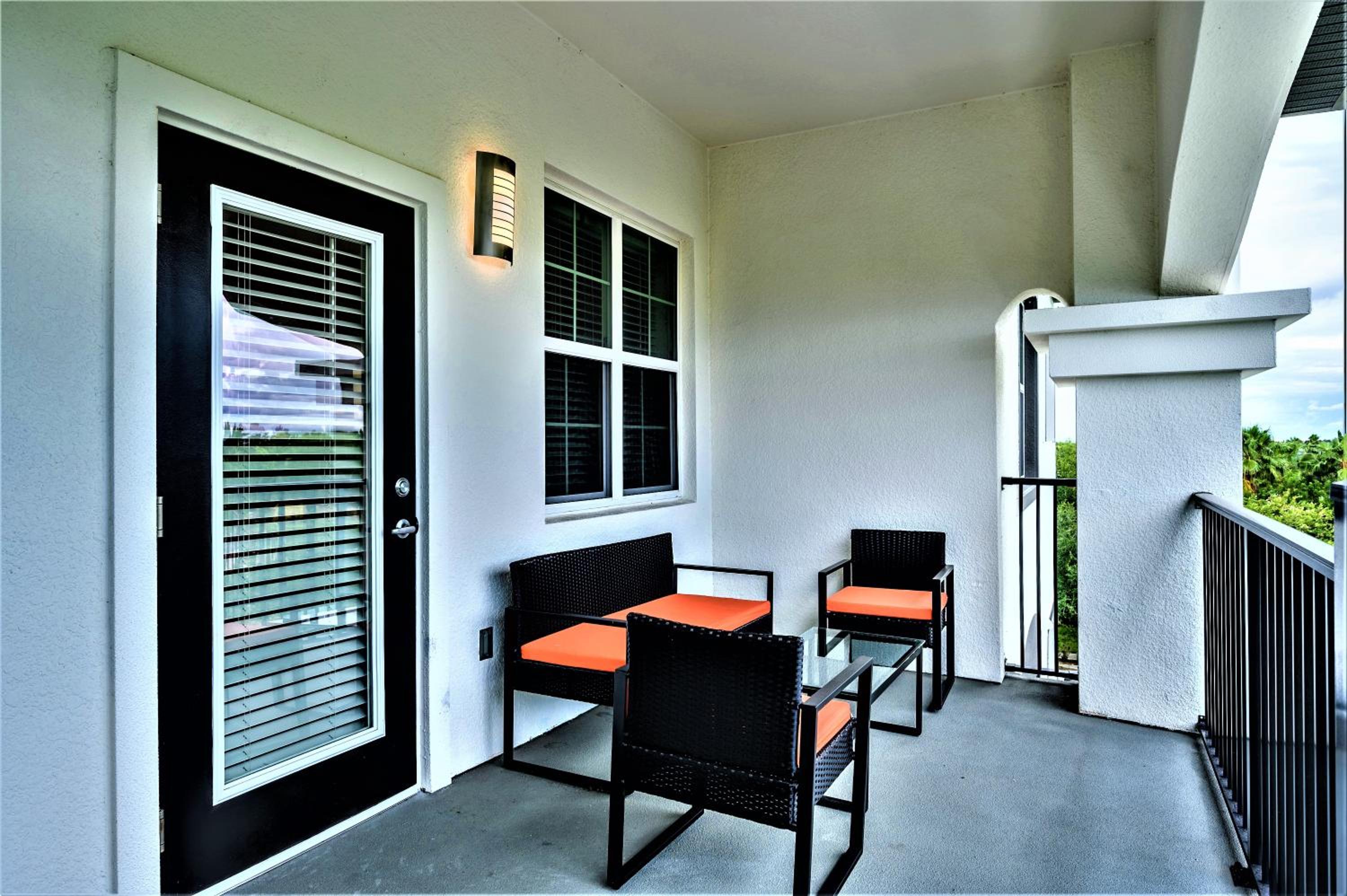 Superior Apartment thumbnail 5