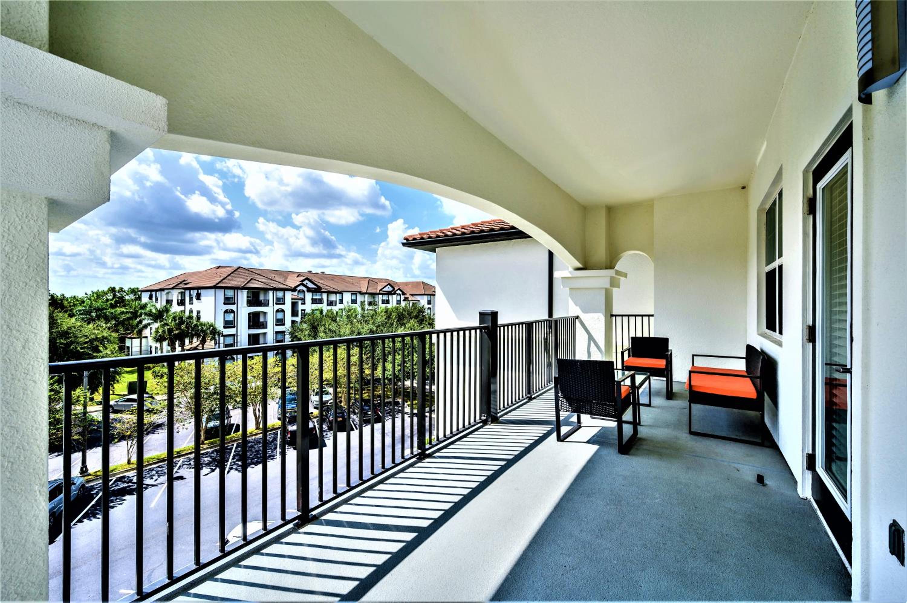 Superior Apartment thumbnail 6