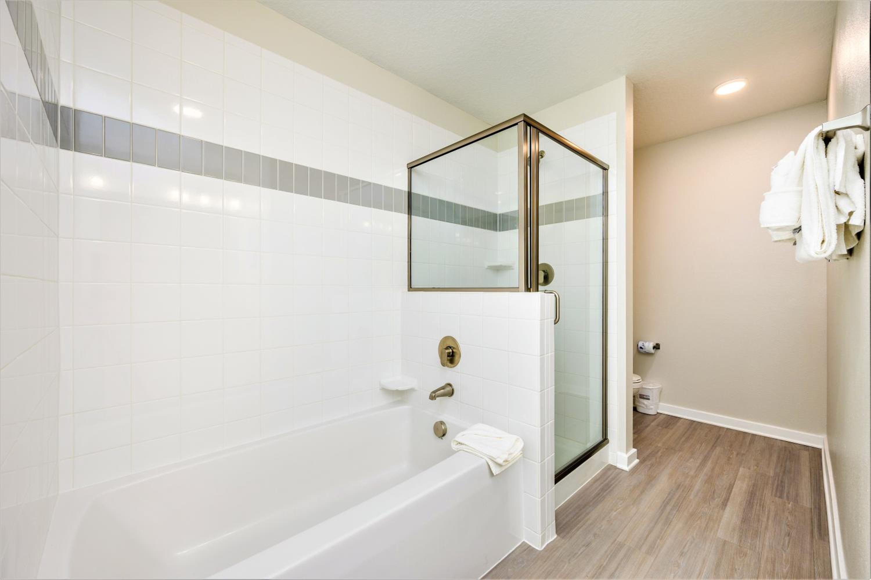 Three-Bedroom Apartment thumbnail 6