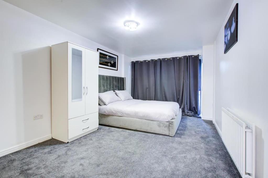 Two-Bedroom Apartment photo 2