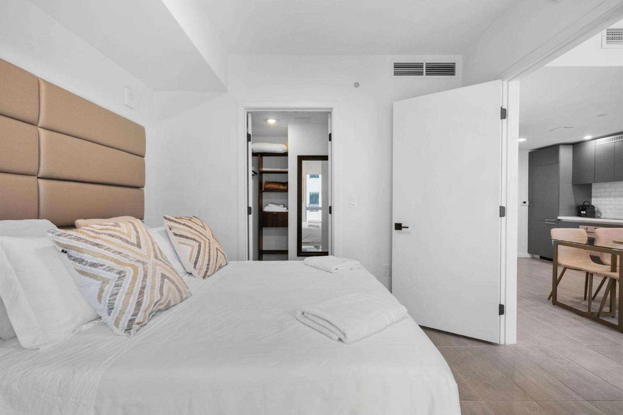One-Bedroom Apartment photo 1