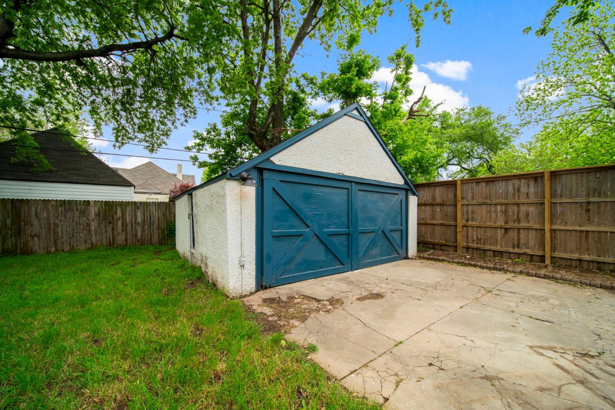 Two-Bedroom House photo 2
