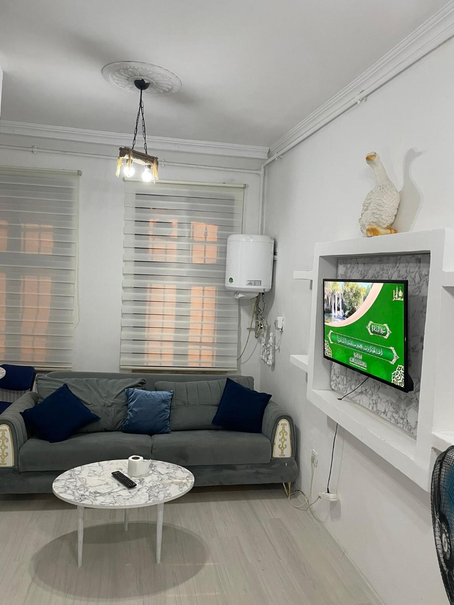 One-Bedroom Apartment photo 1