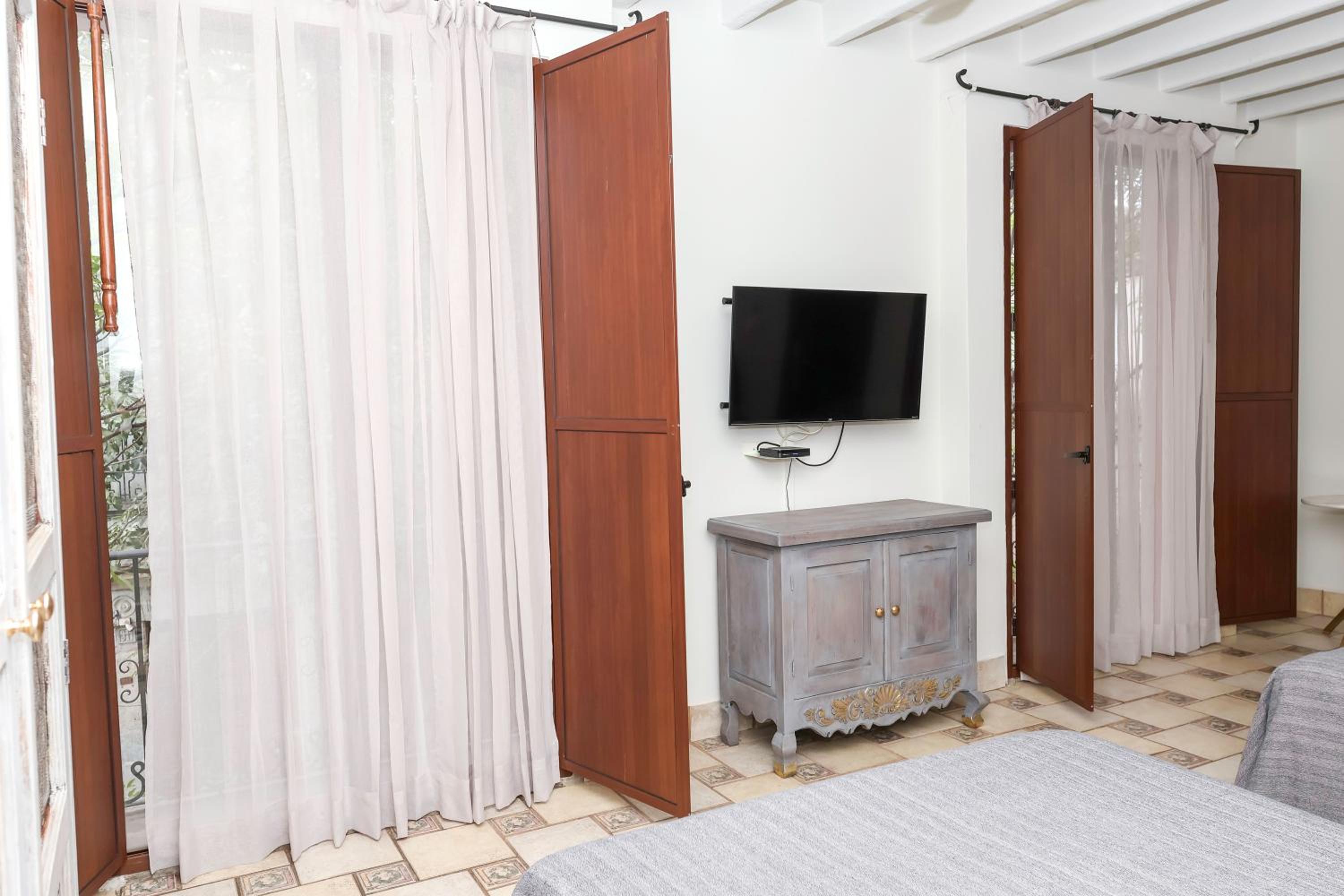 Junior Suite With Two Double Beds - Photo 6