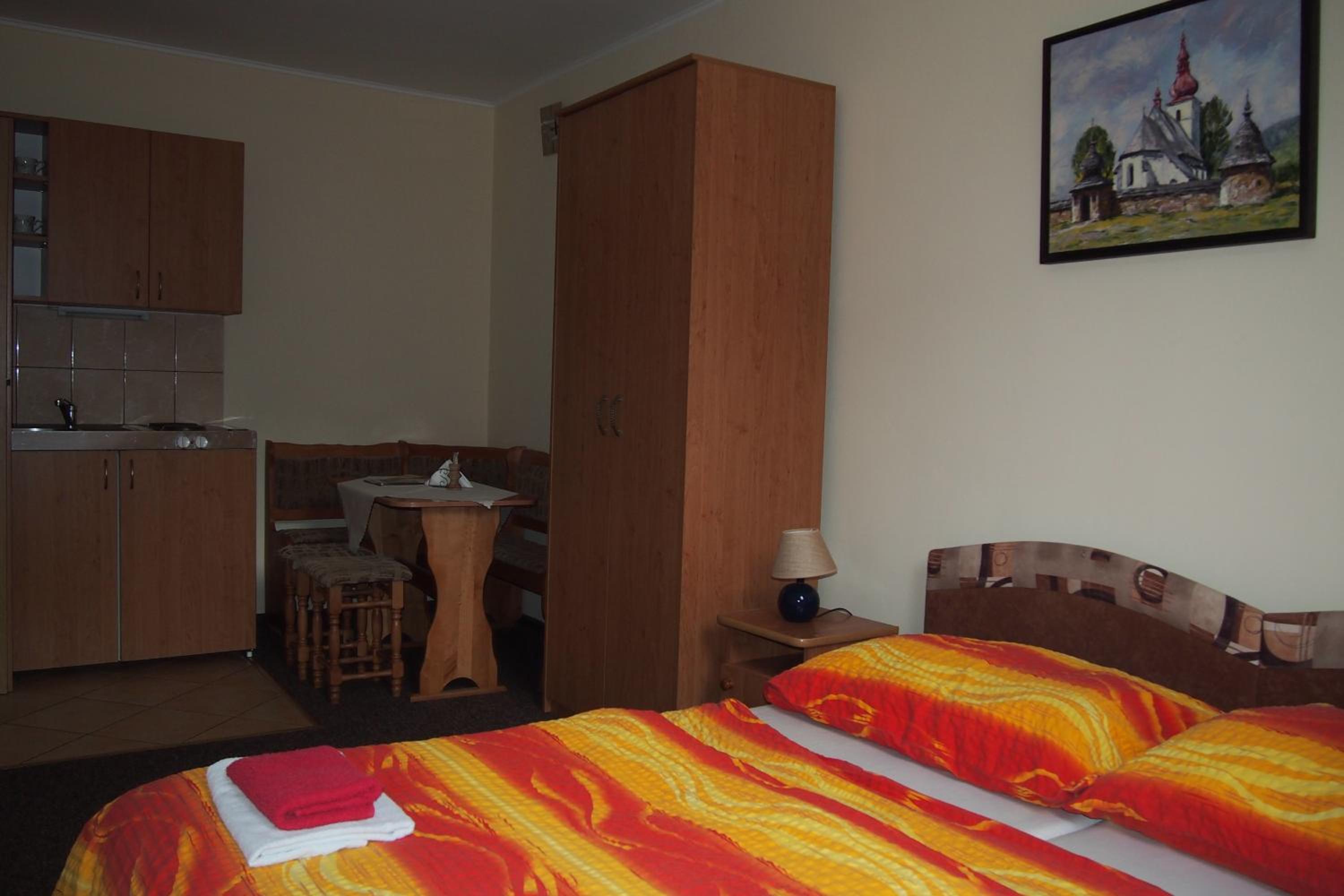 Standard Family Room - Photo 3