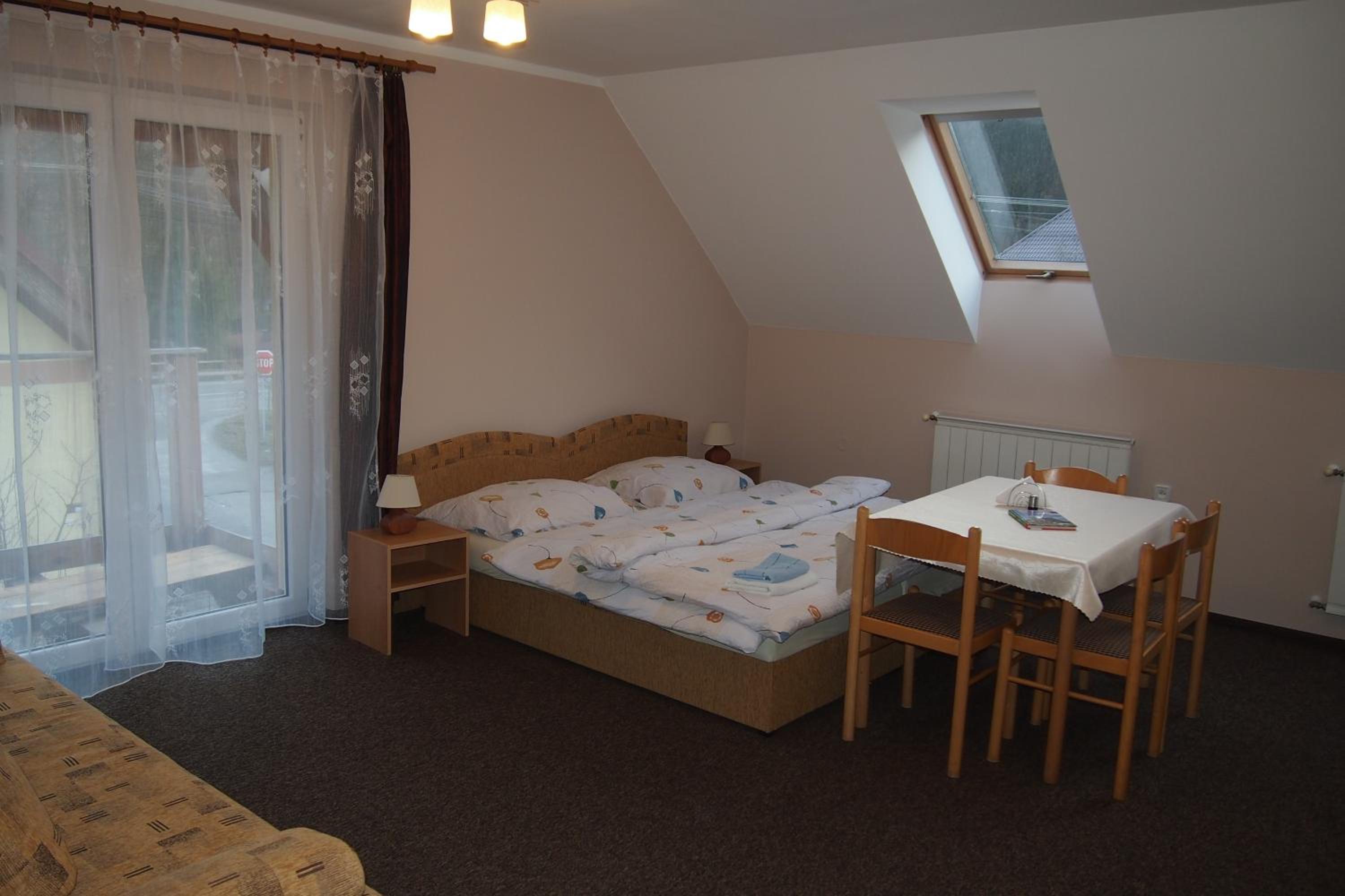 Triple Room with Balcony - Photo 2