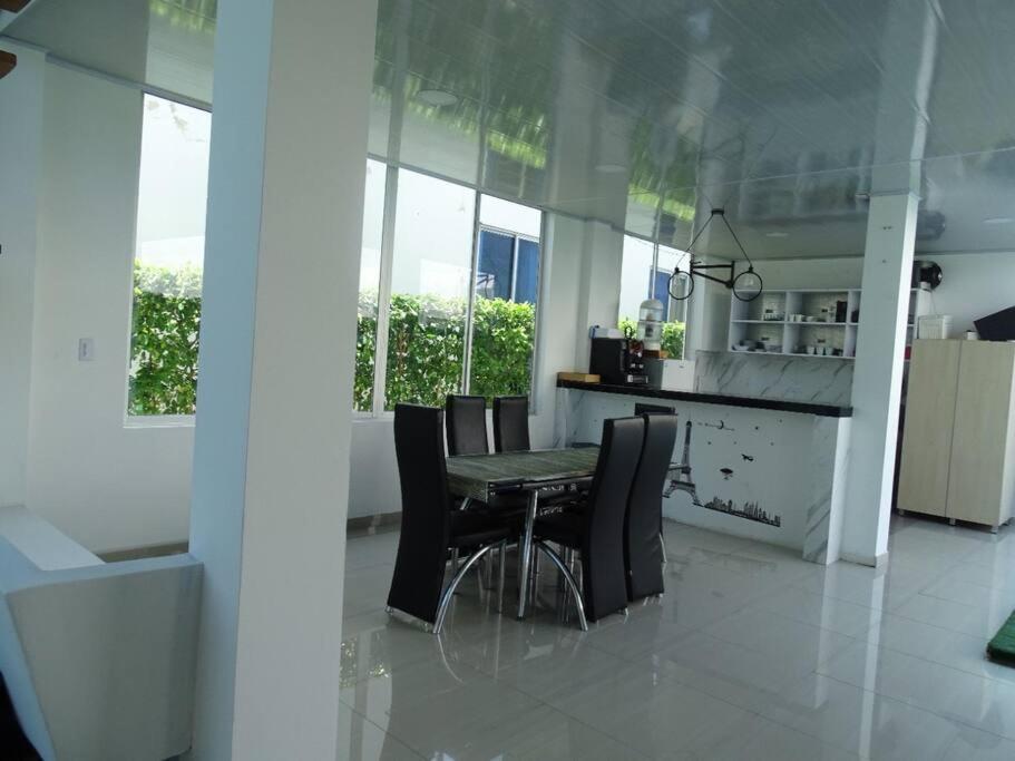 Four-Bedroom House photo 3
