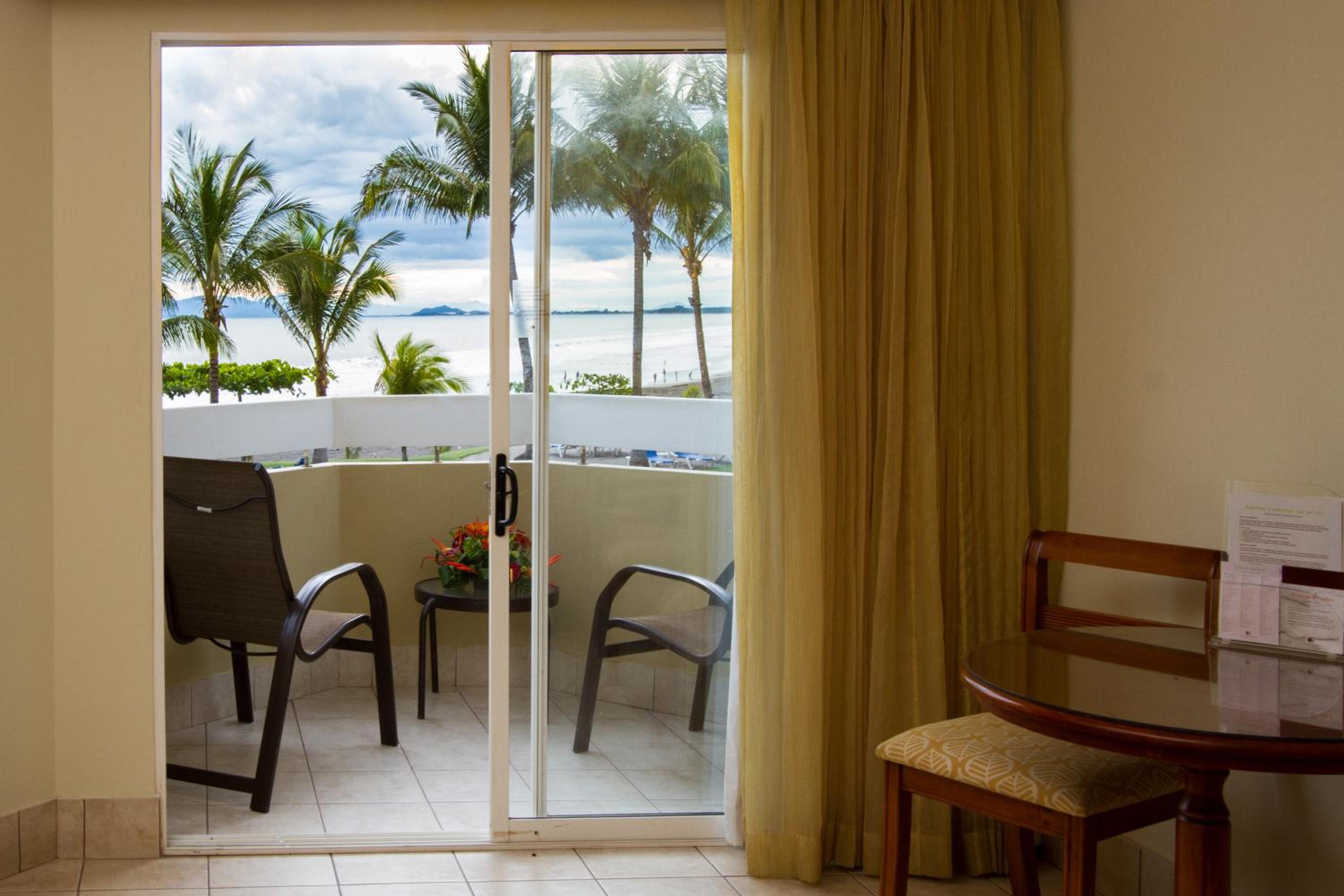 Ocean View 1 King Bed photo 2