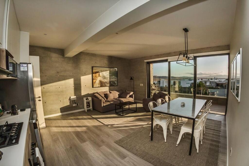 Three-Bedroom Apartment photo 1