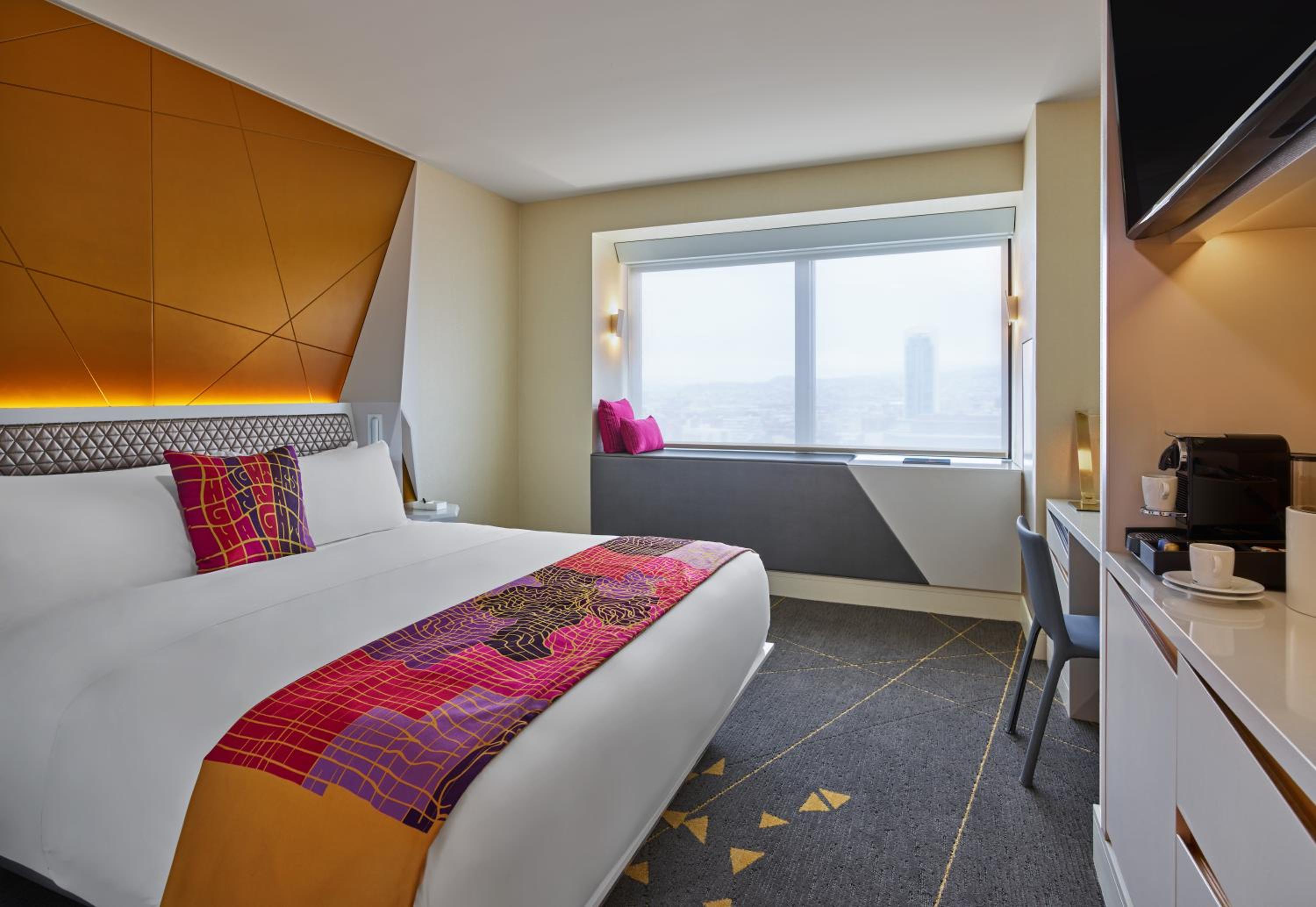 One-Bedroom Supreme King Suite - Photo 3