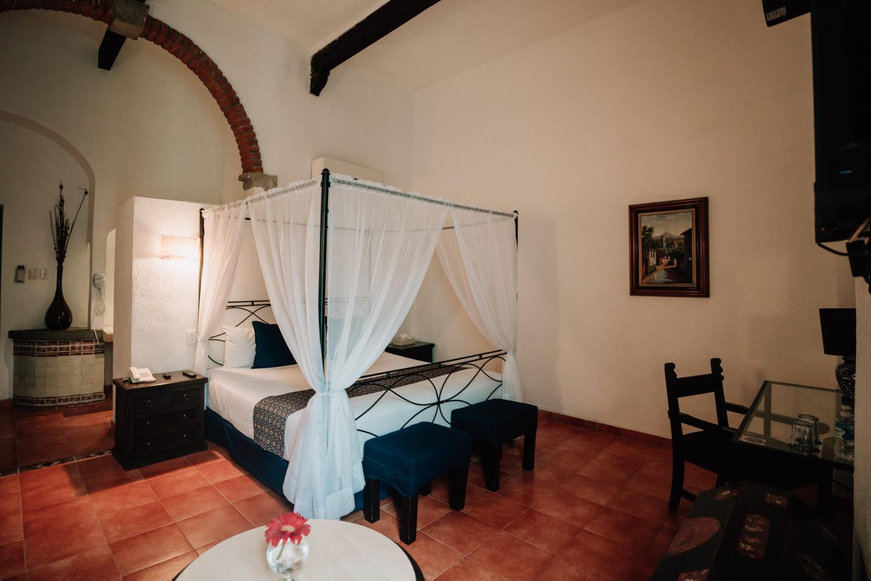 Deluxe Suite with Spa Bath photo 1