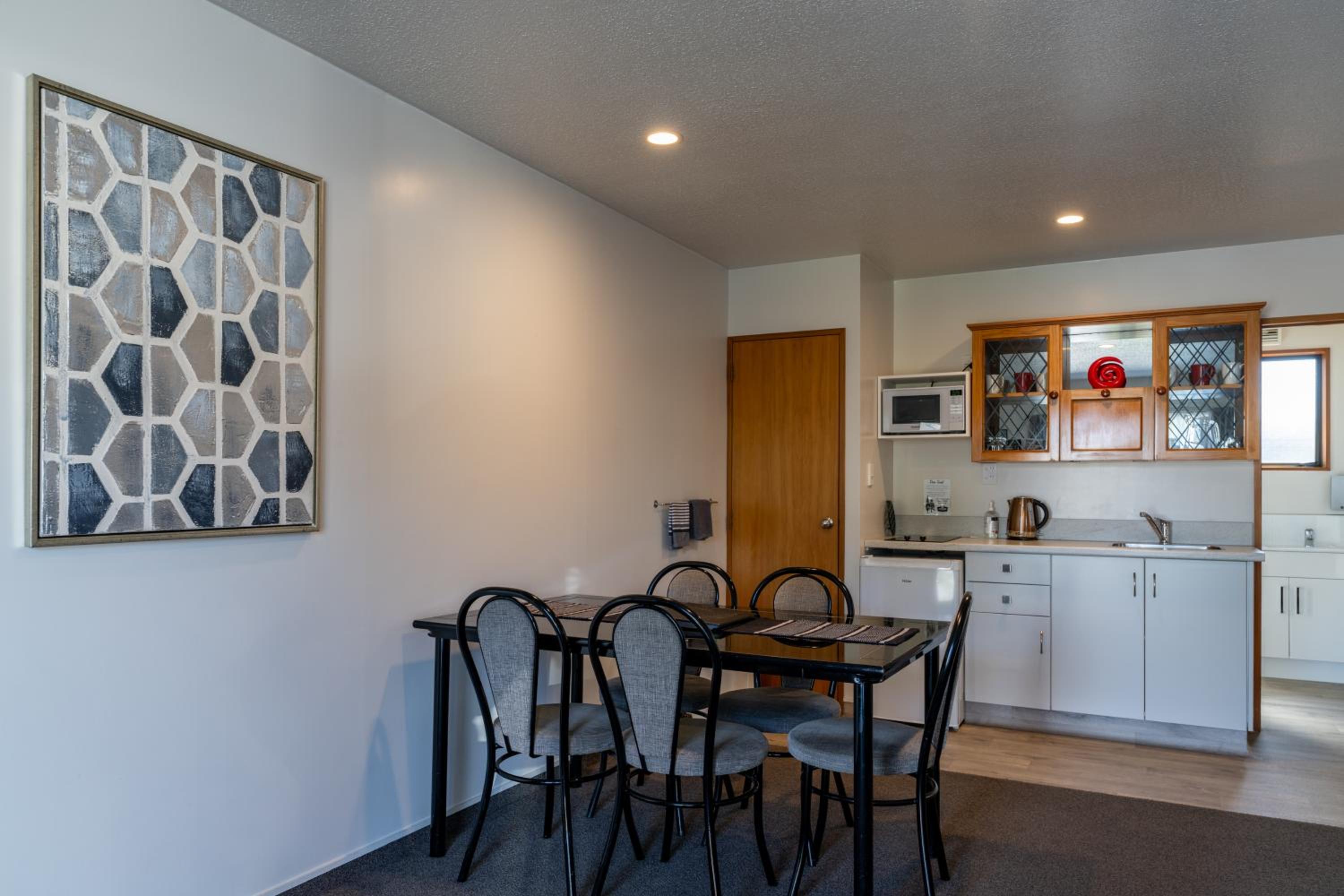 Two-Bedroom Apartment - Photo 6