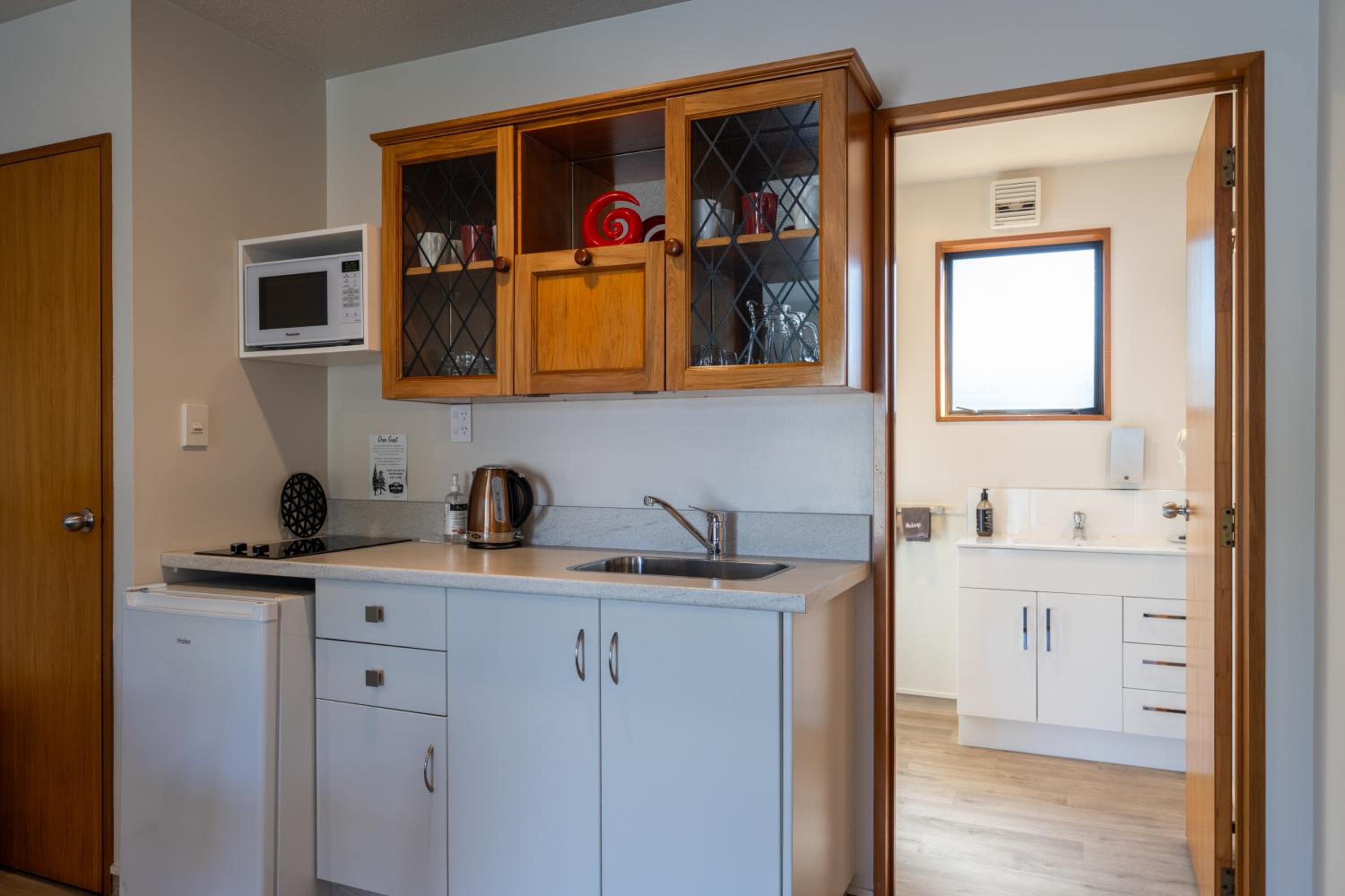 Two-Bedroom Apartment with Accessible Shower - Photo 6