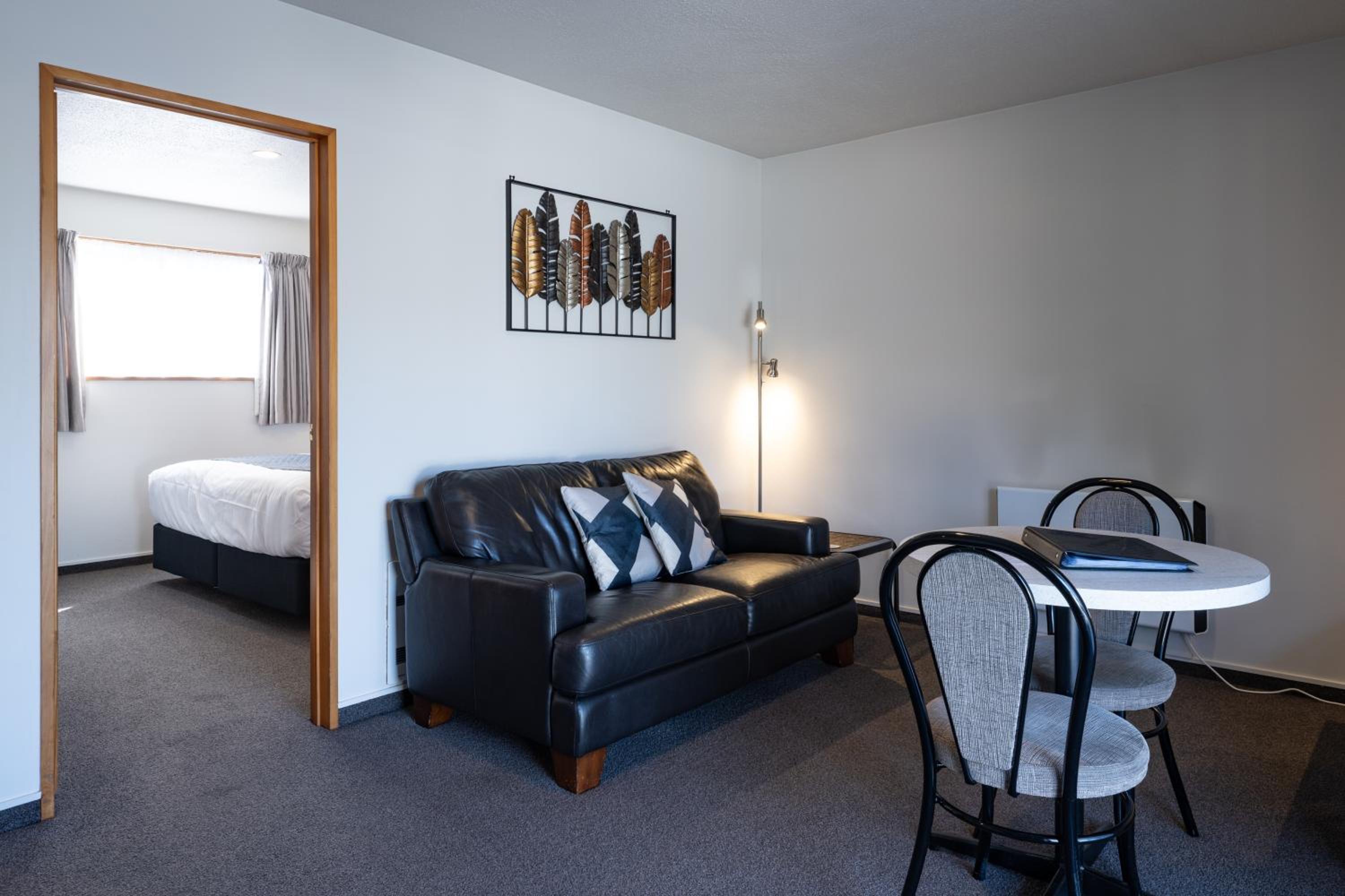Deluxe King Suite photo 1