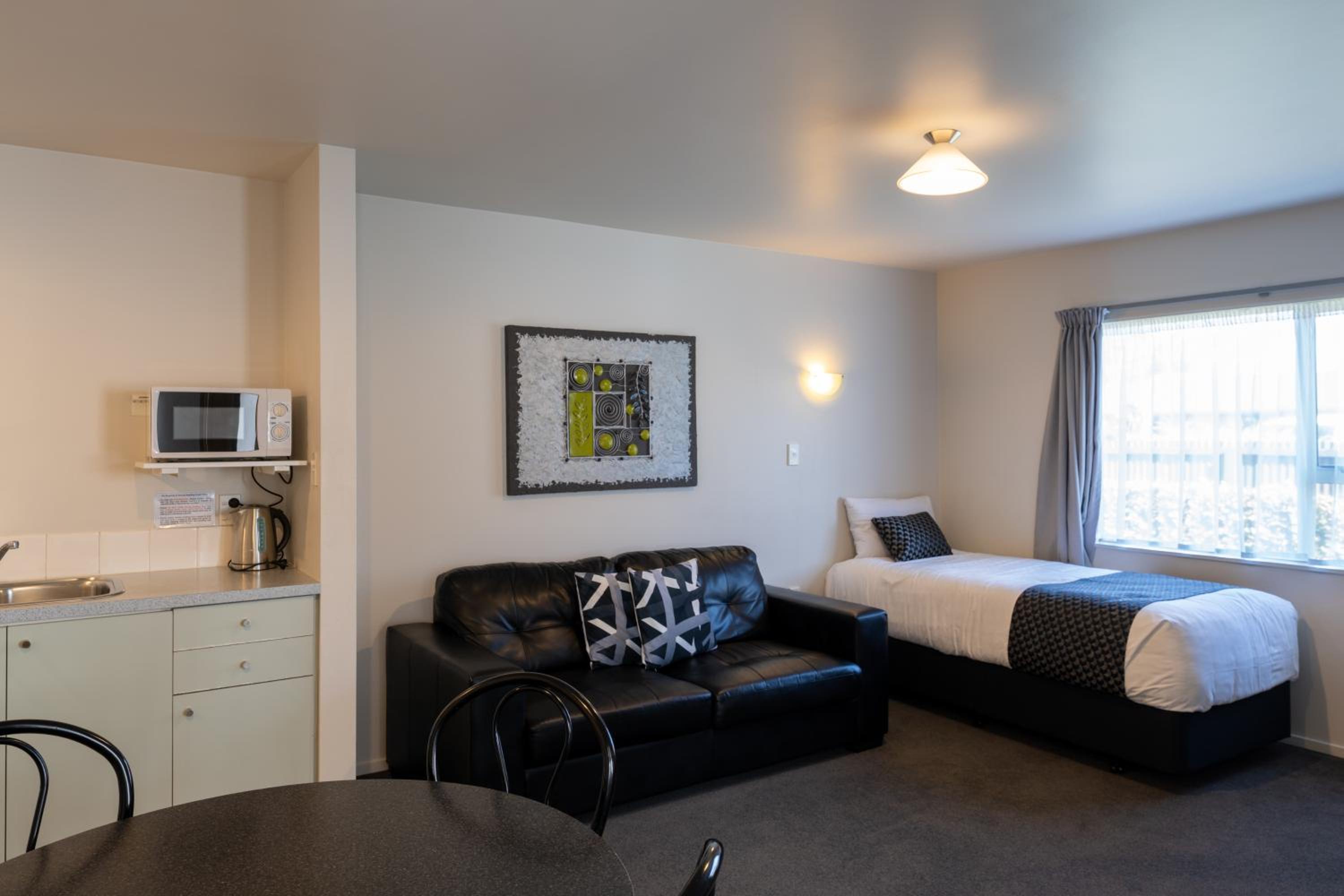 Two-Bedroom Apartment - Photo 9