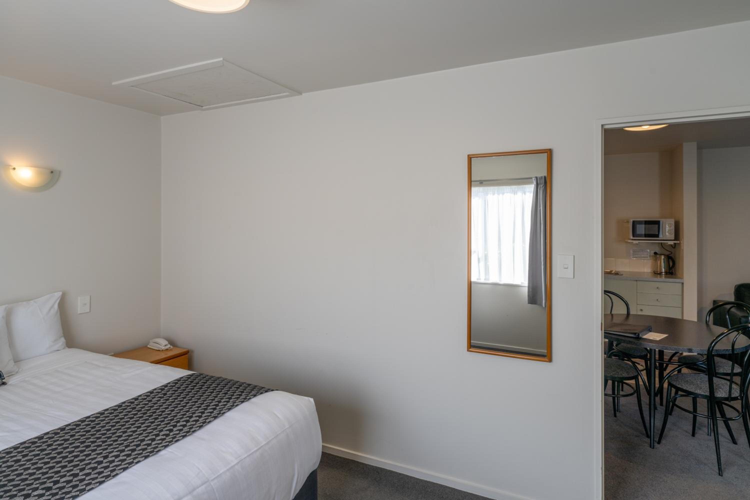 Two-Bedroom Apartment - Photo 7