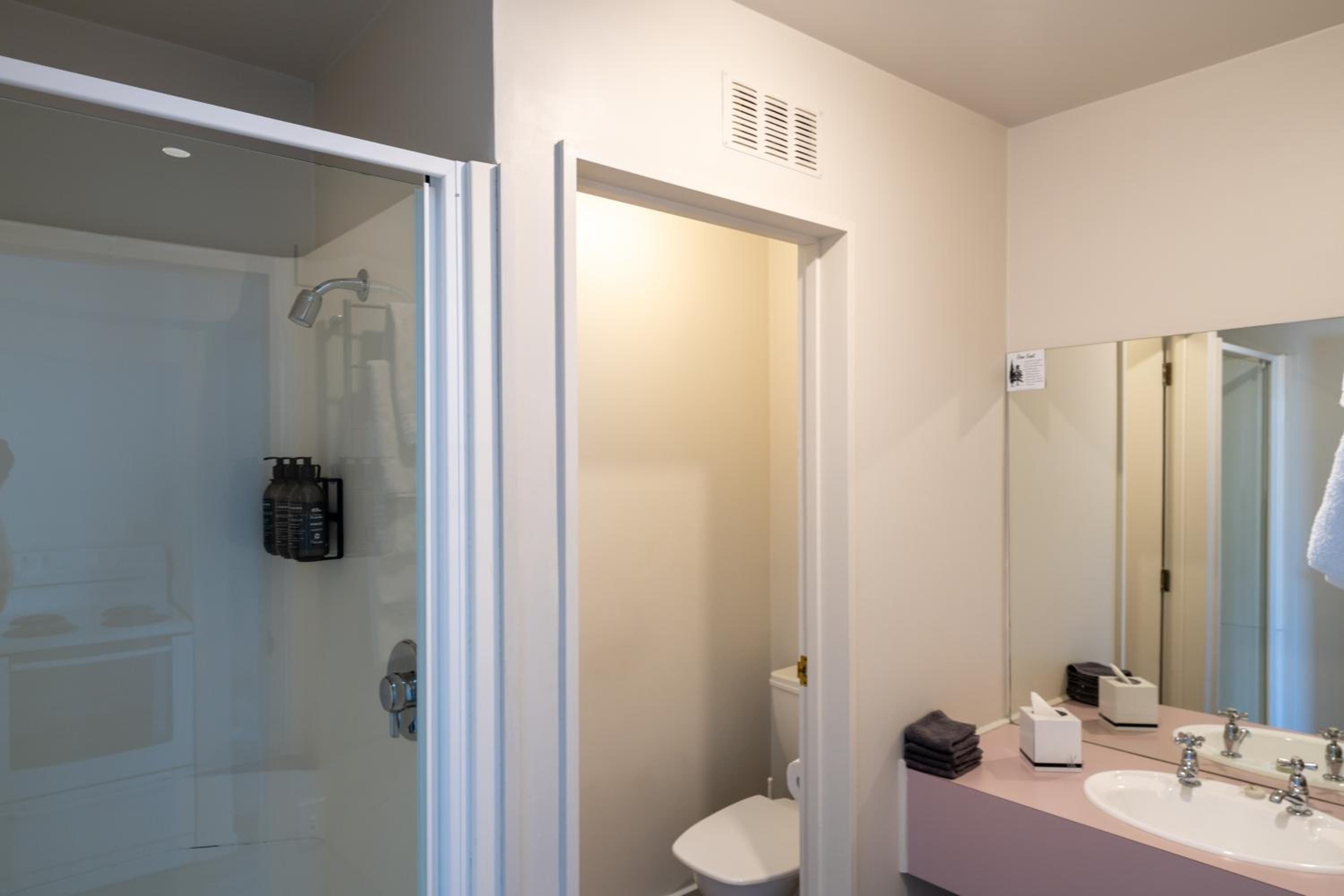 Two-Bedroom Apartment - Photo 12