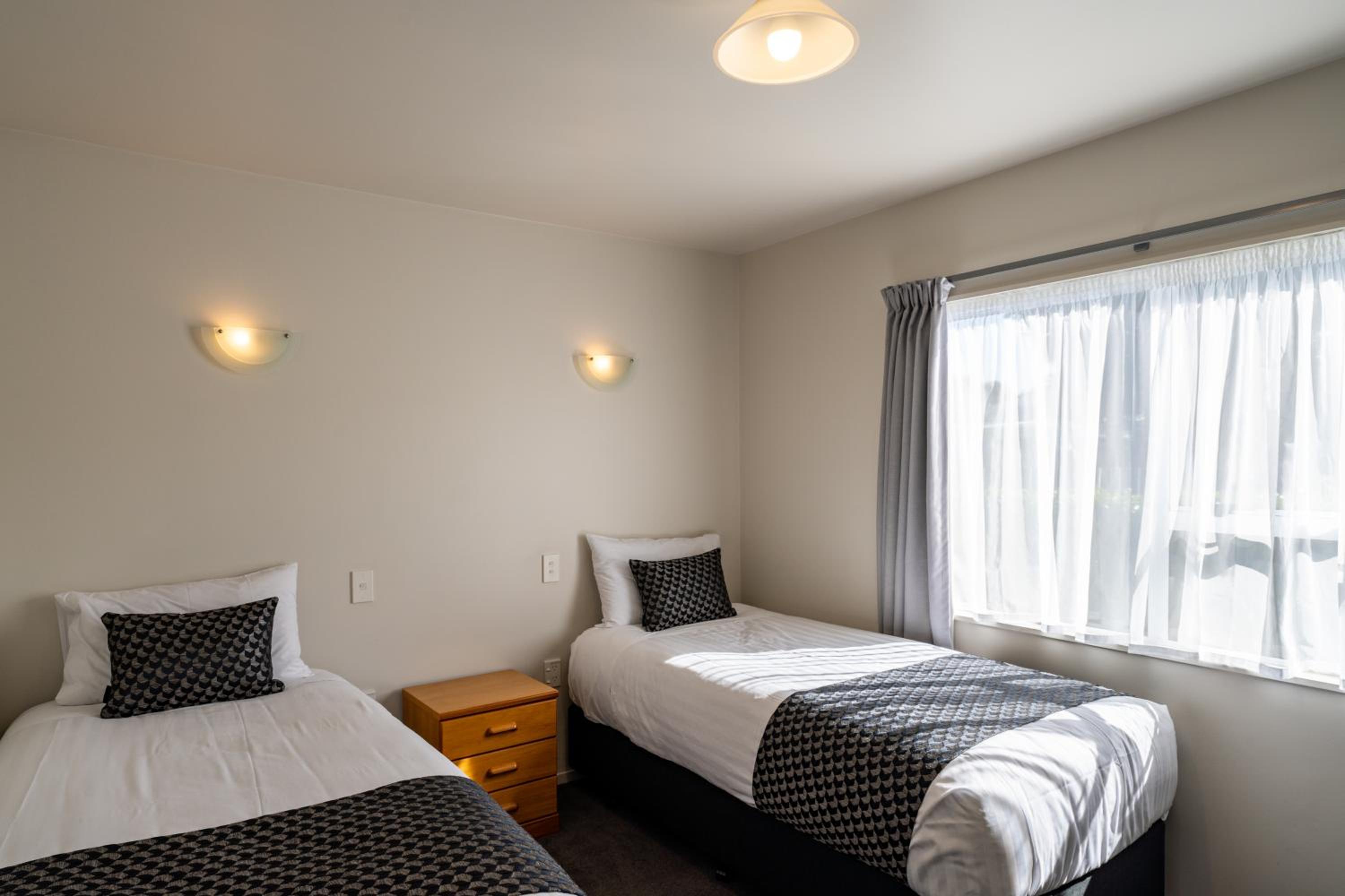 Two-Bedroom Apartment - Photo 6