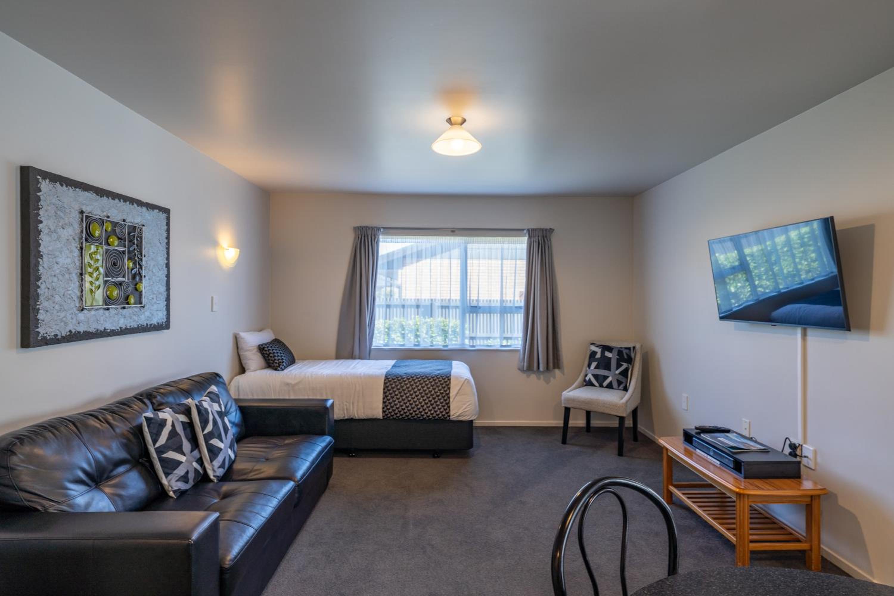 Two-Bedroom Apartment - Photo 8