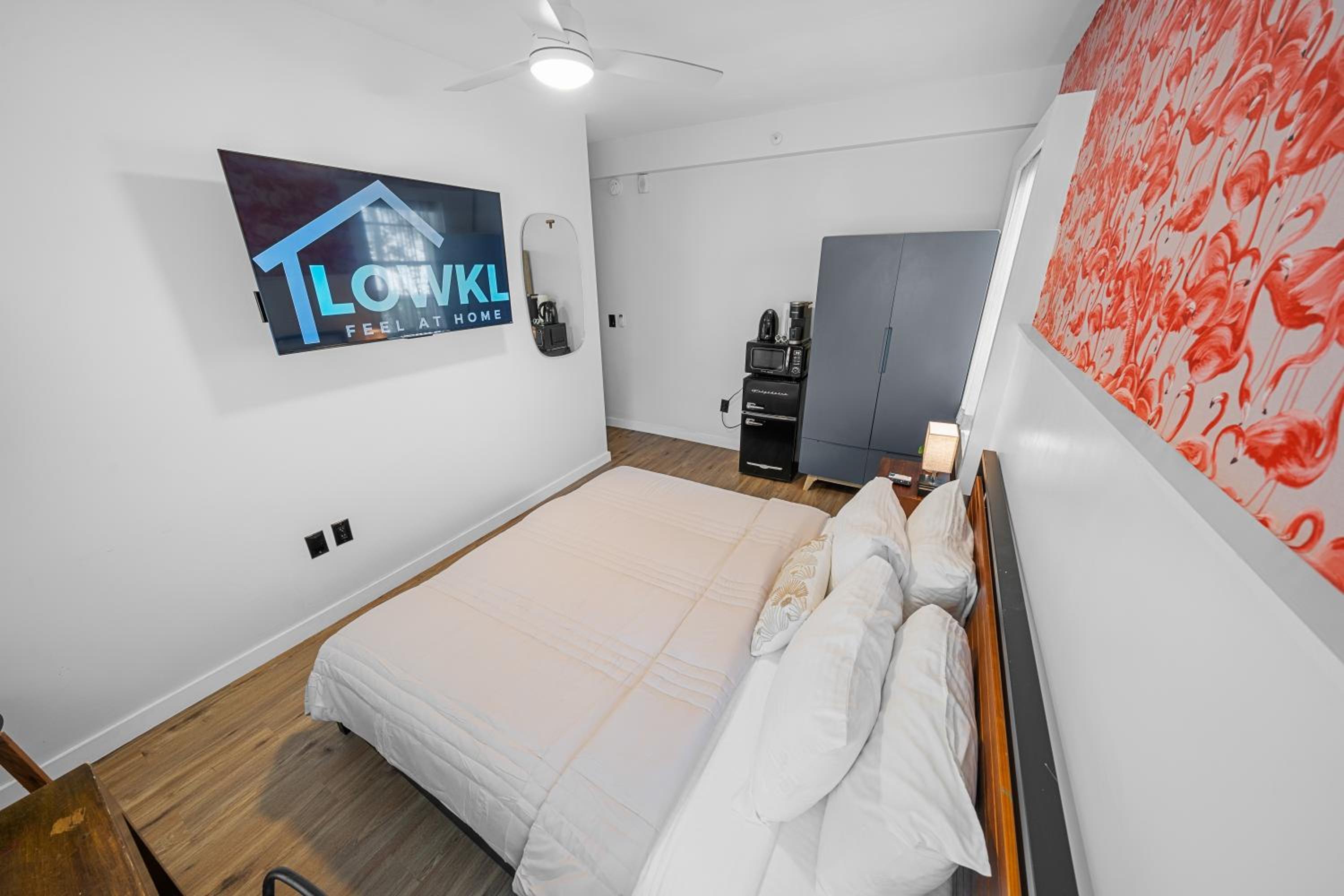 Superior King with Kitchenette - Photo 8