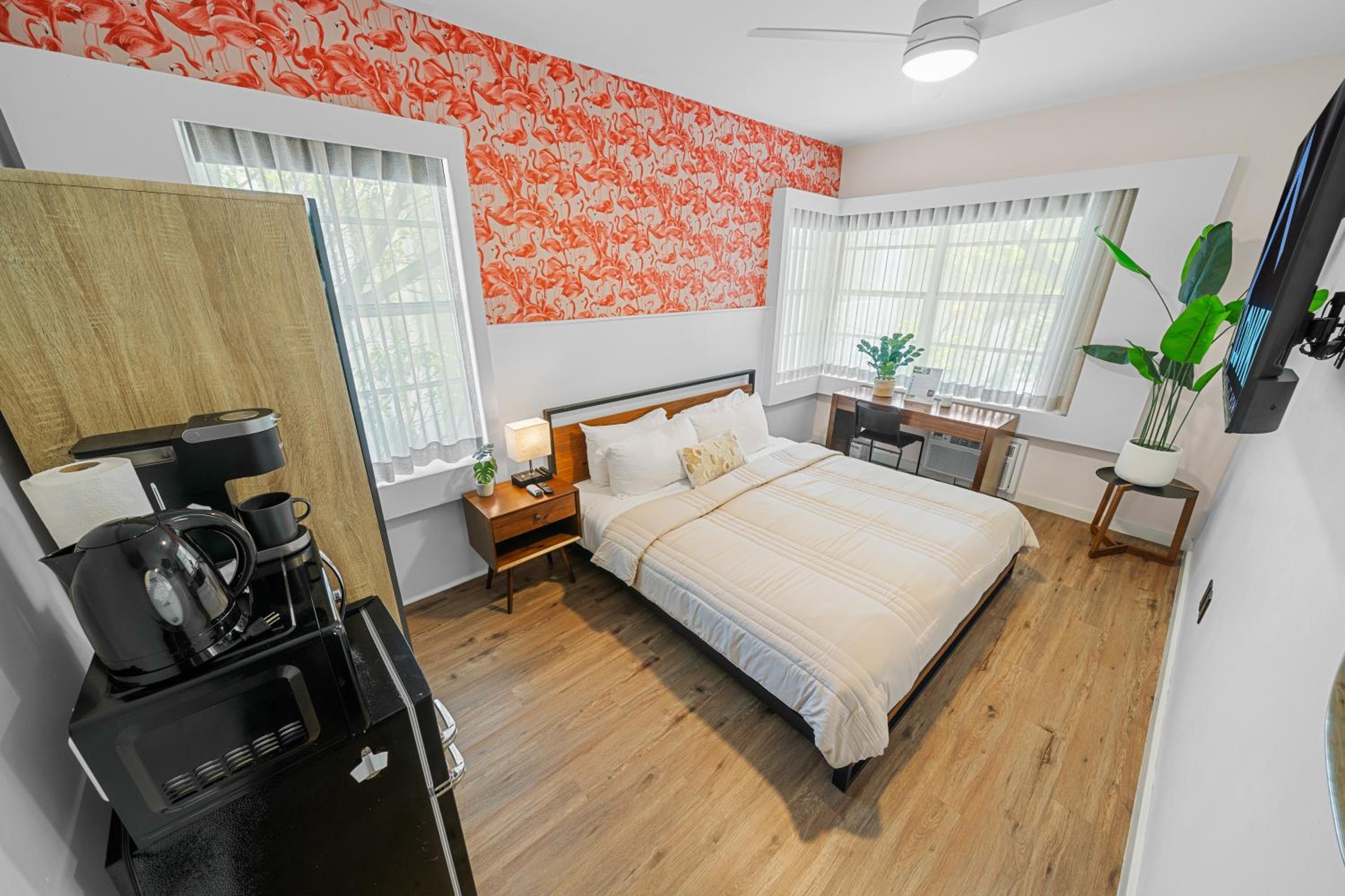 Superior King with Kitchenette - Photo 4