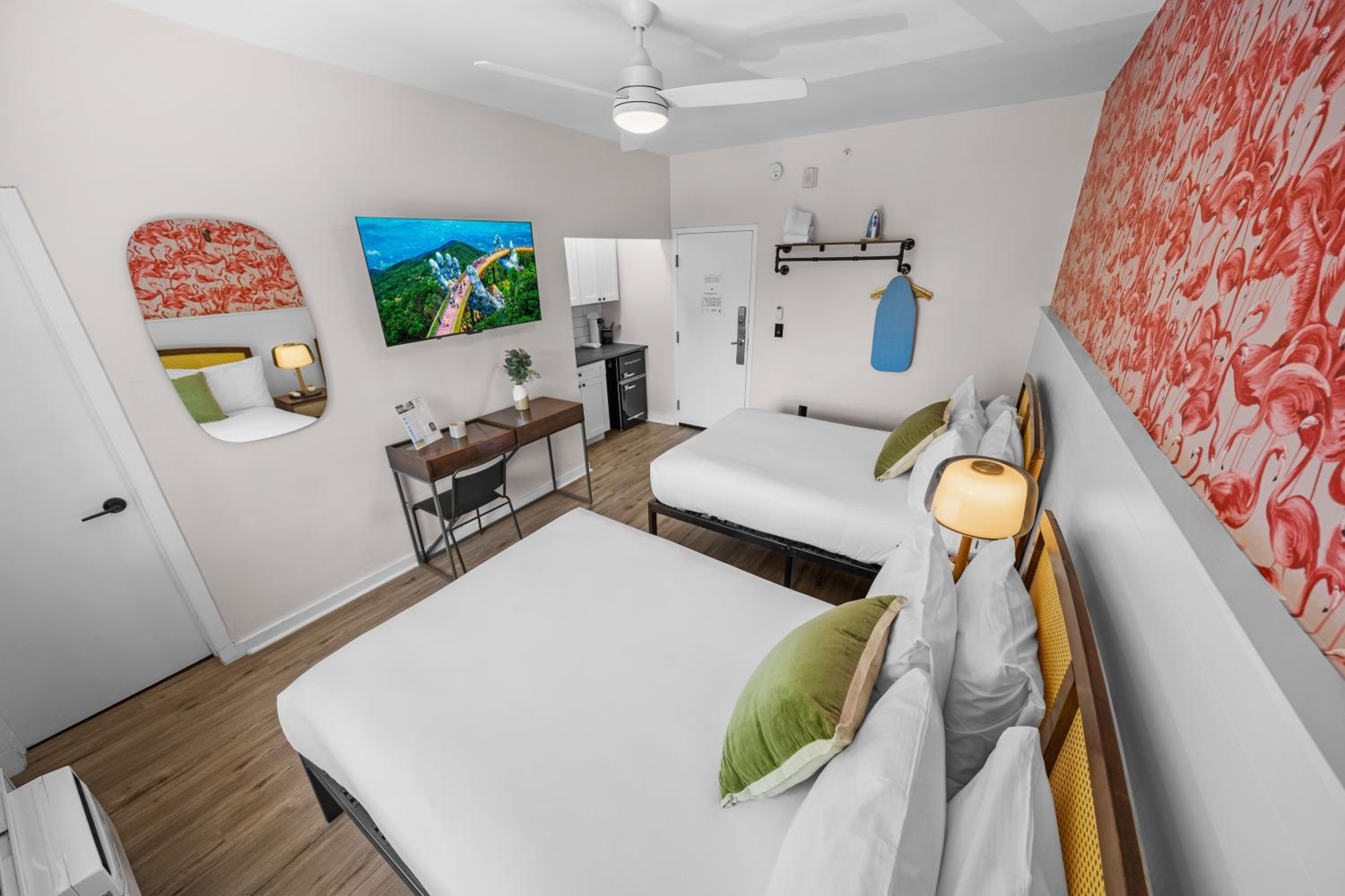 Deluxe Two Queen Beds with Kitchenette - Photo 4